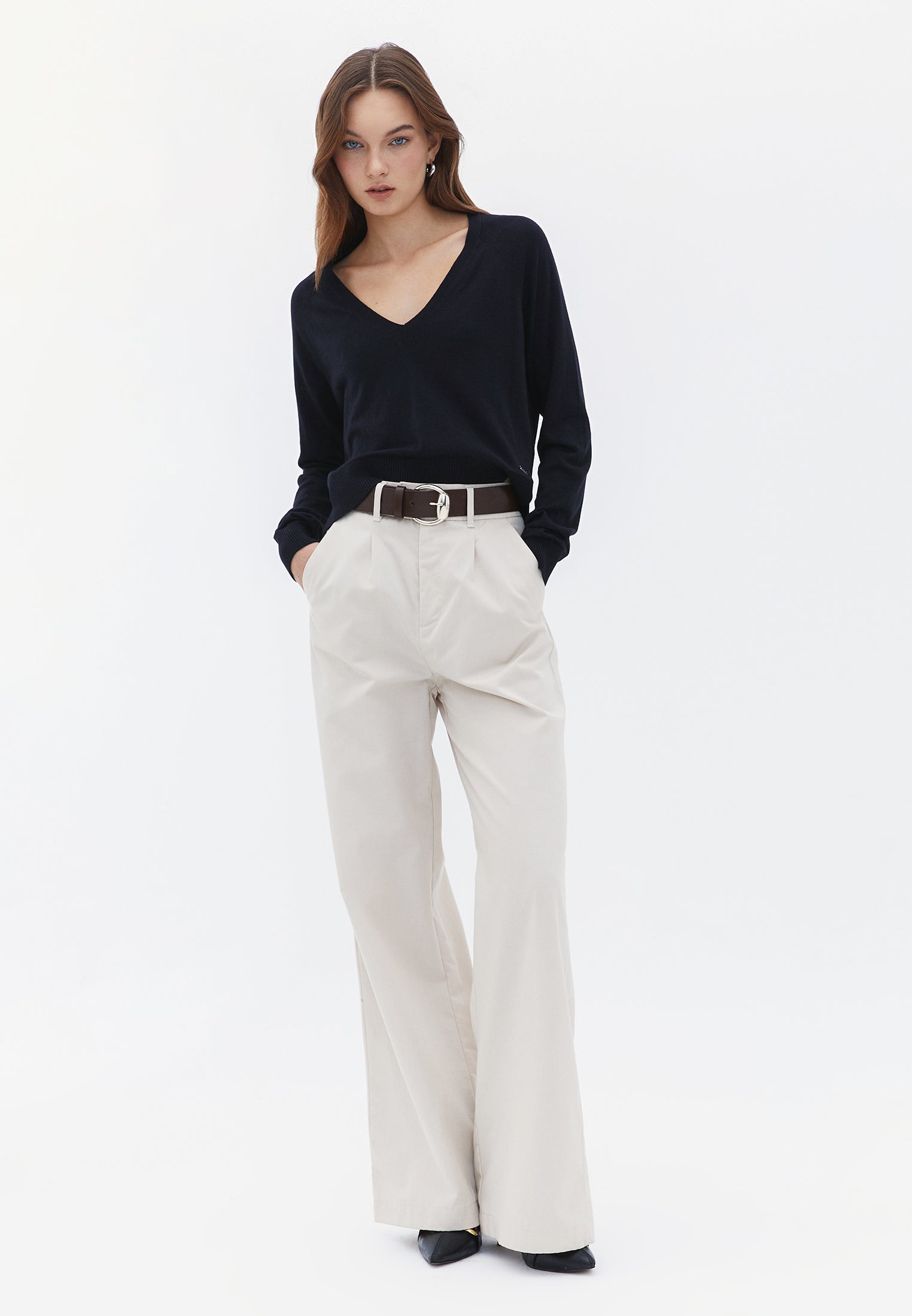 V Neck Raglan Sleeve Sweater - BLACK