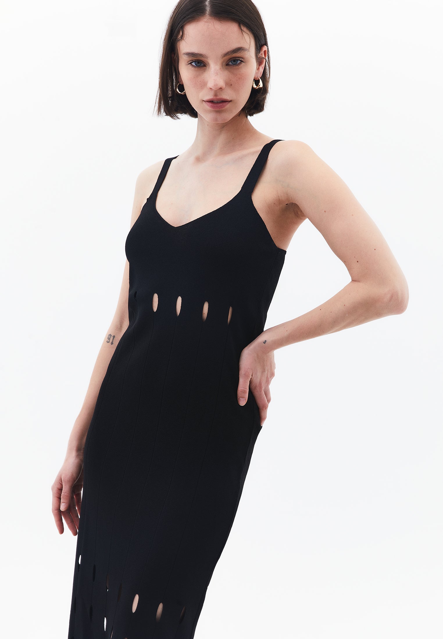 Long Dress With Ajour Straps - BLACK