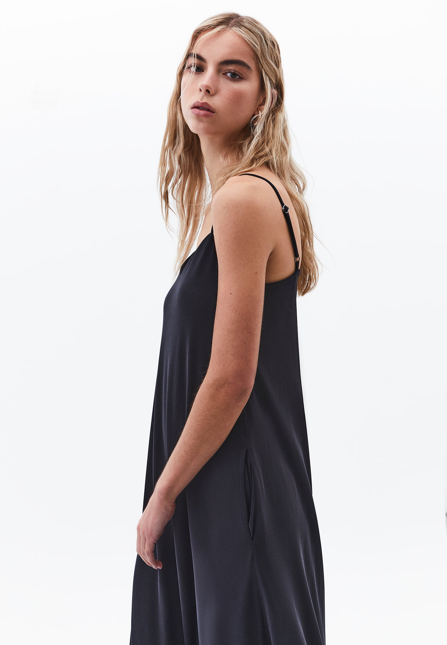 Sleeveless Strappy Midi Dress - BLACK