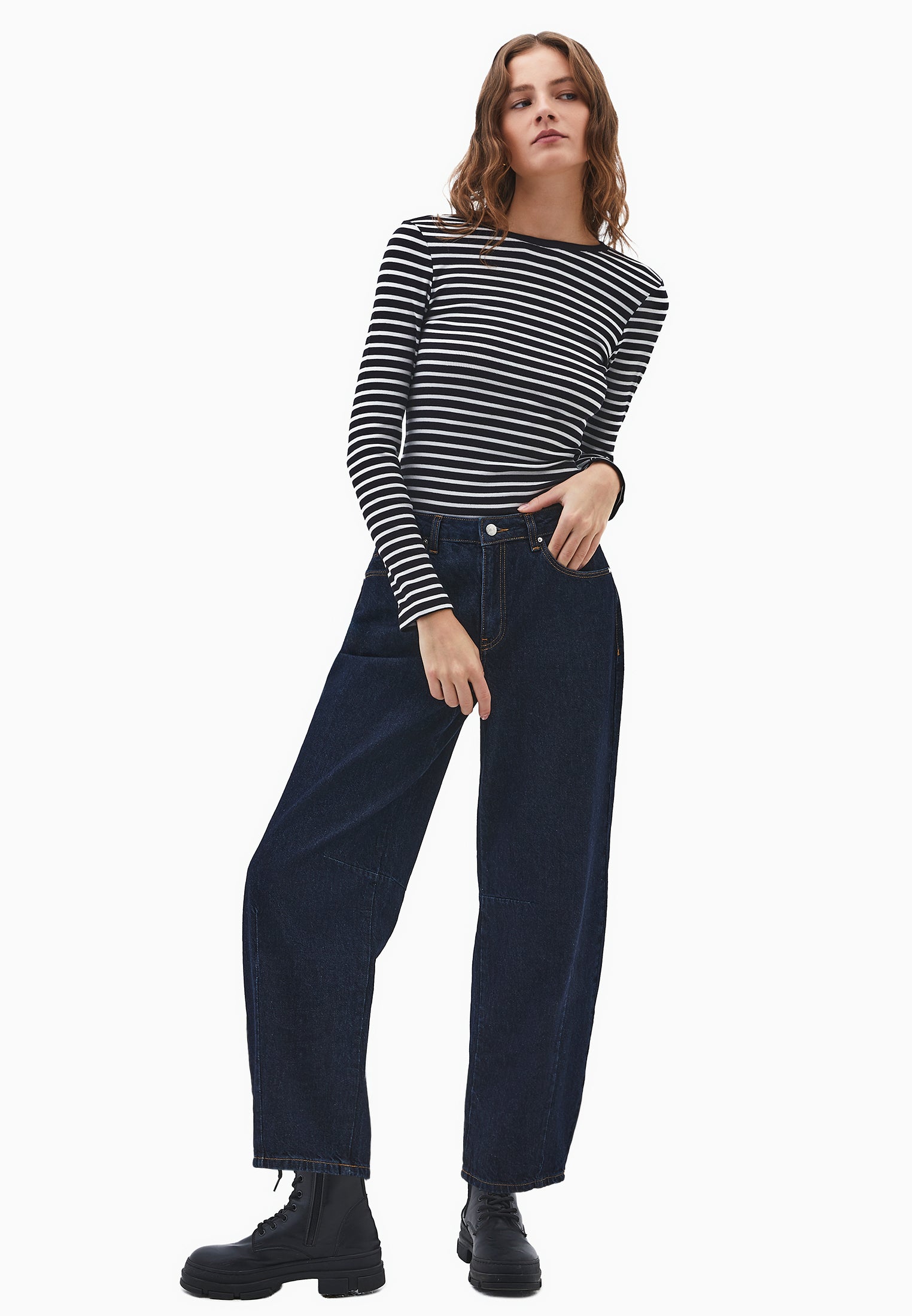 Long Sleeve T-Shirt With Ribbed Knit, Slit Details And Crew Neck - ICE MILK/BLACK