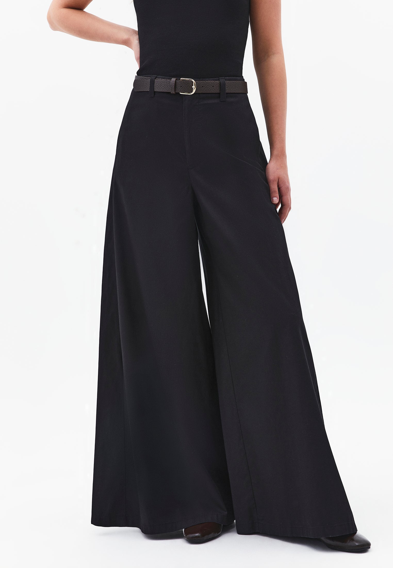 Wide Leg Ultra High Waist Belt Detailed Trousers - BLACK