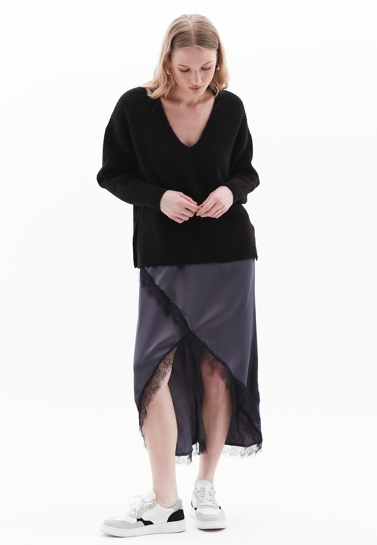 V Neck Long Sleeve Sweater - BLACK