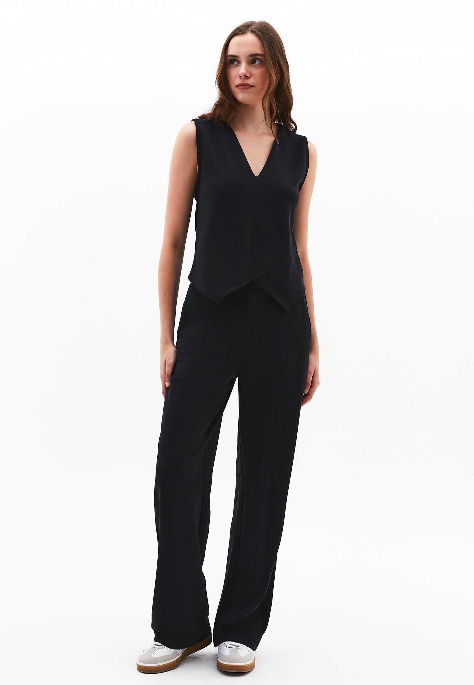 V Neck Easy To Combine Tank Top - BLACK
