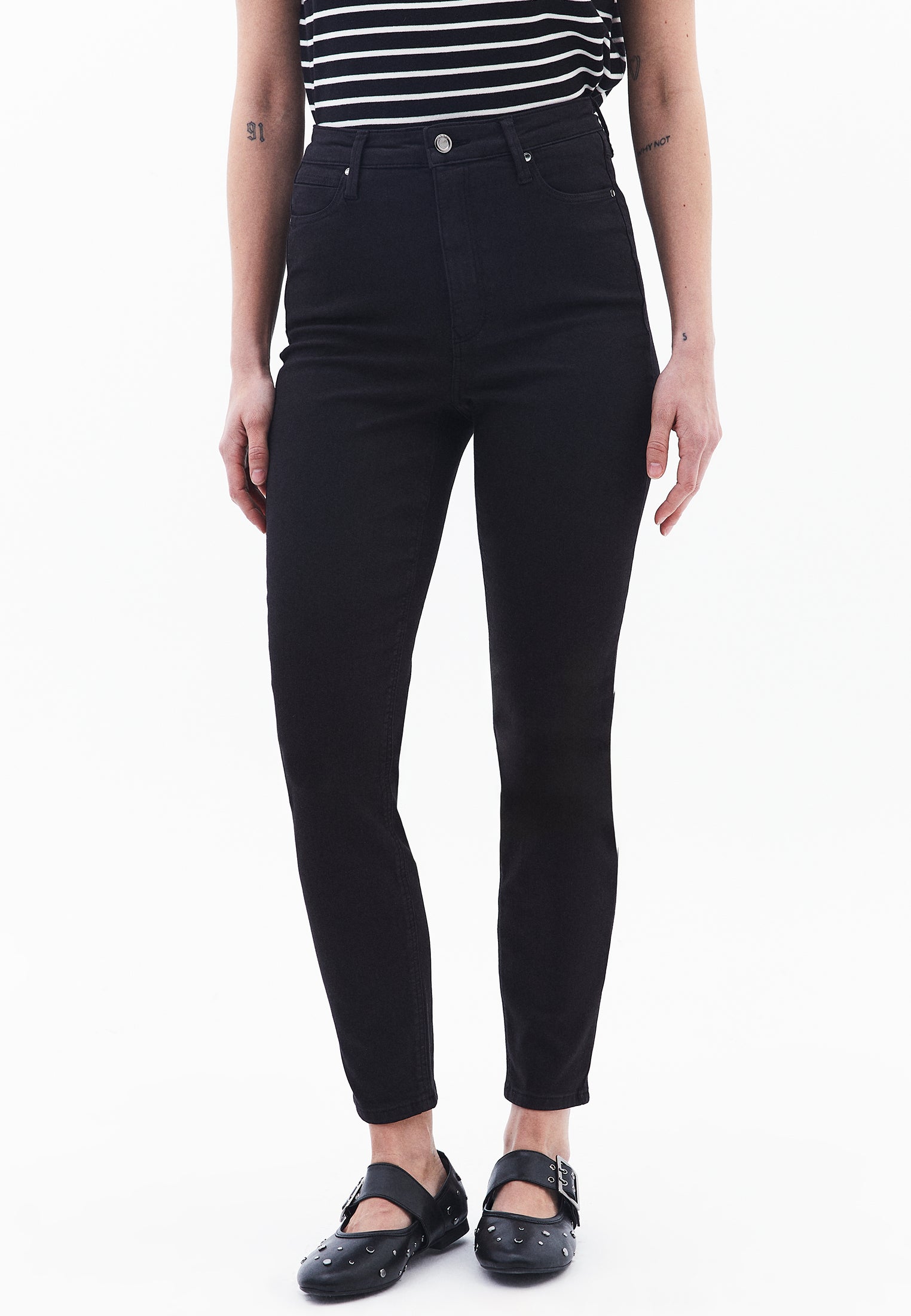 High Waist Cropped Skinny Pants With Pocket Detail - BLACK