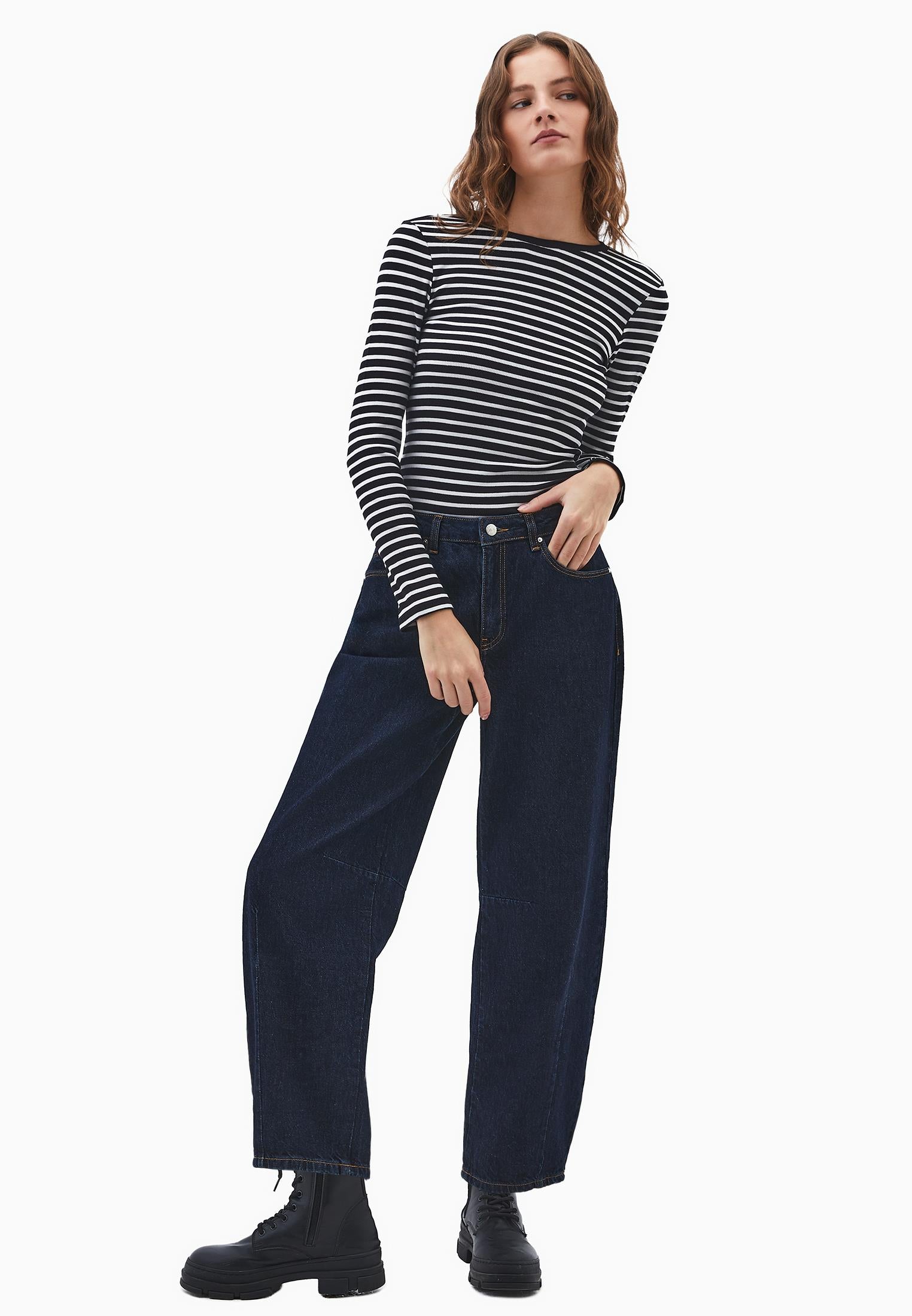 Long Sleeve T-Shirt With Ribbed Knit, Slit Details And Crew Neck - ICE MILK/BLACK