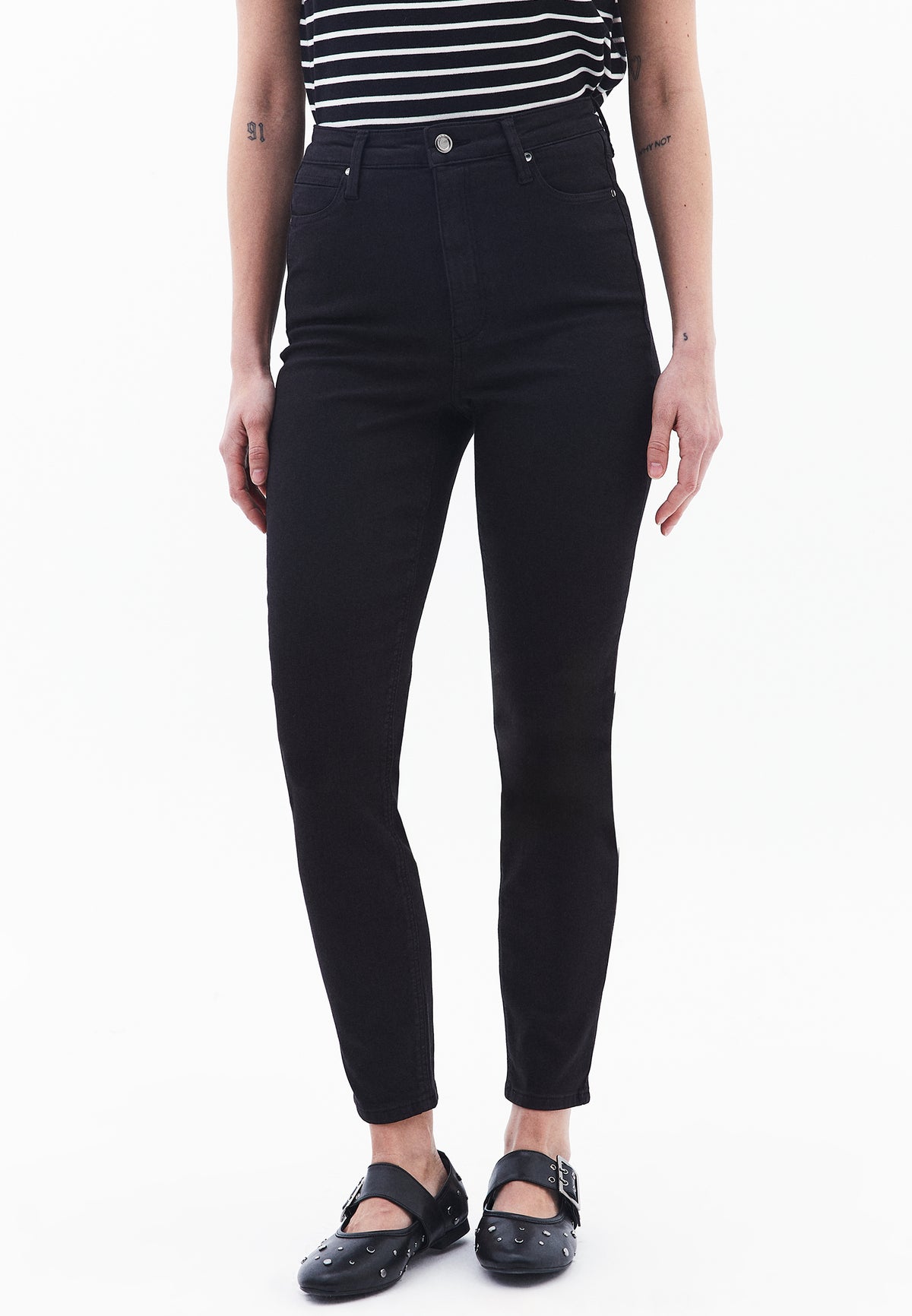 High Waist Cropped Skinny Pants With Pocket Detail - BLACK