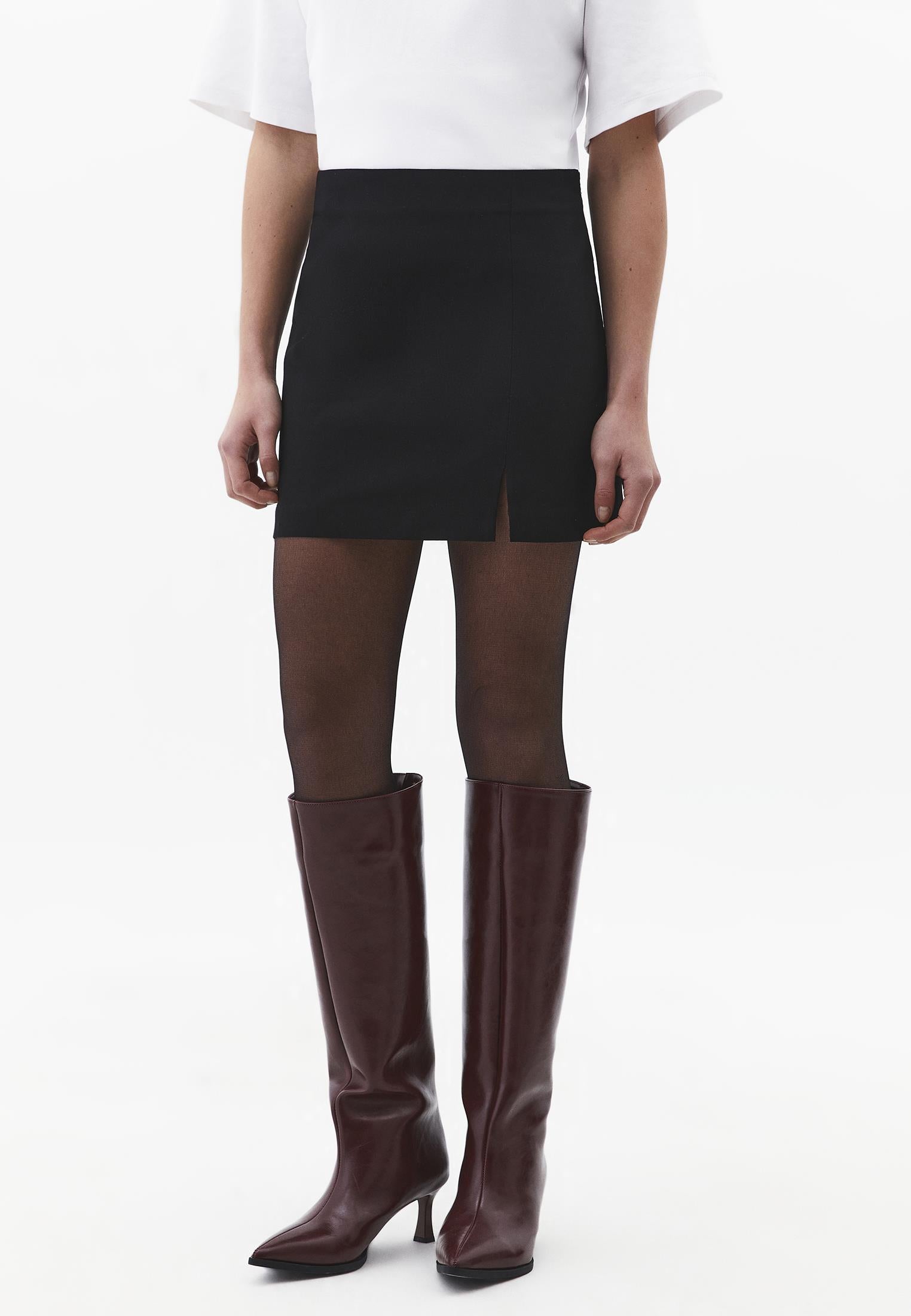 Short Slim Skirt With Slit - BLACK