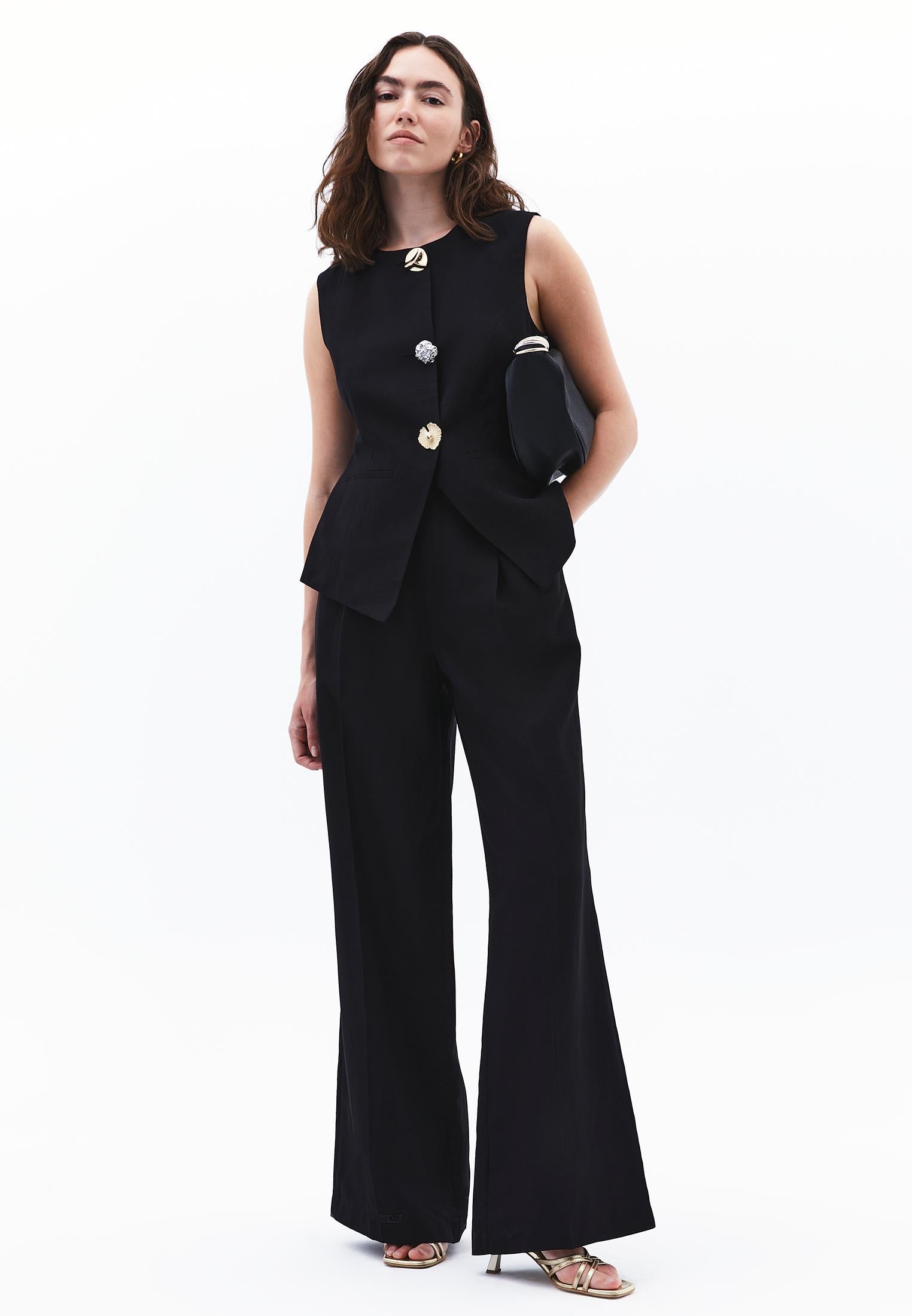 Sleeveless Vest With Button Details - BLACK