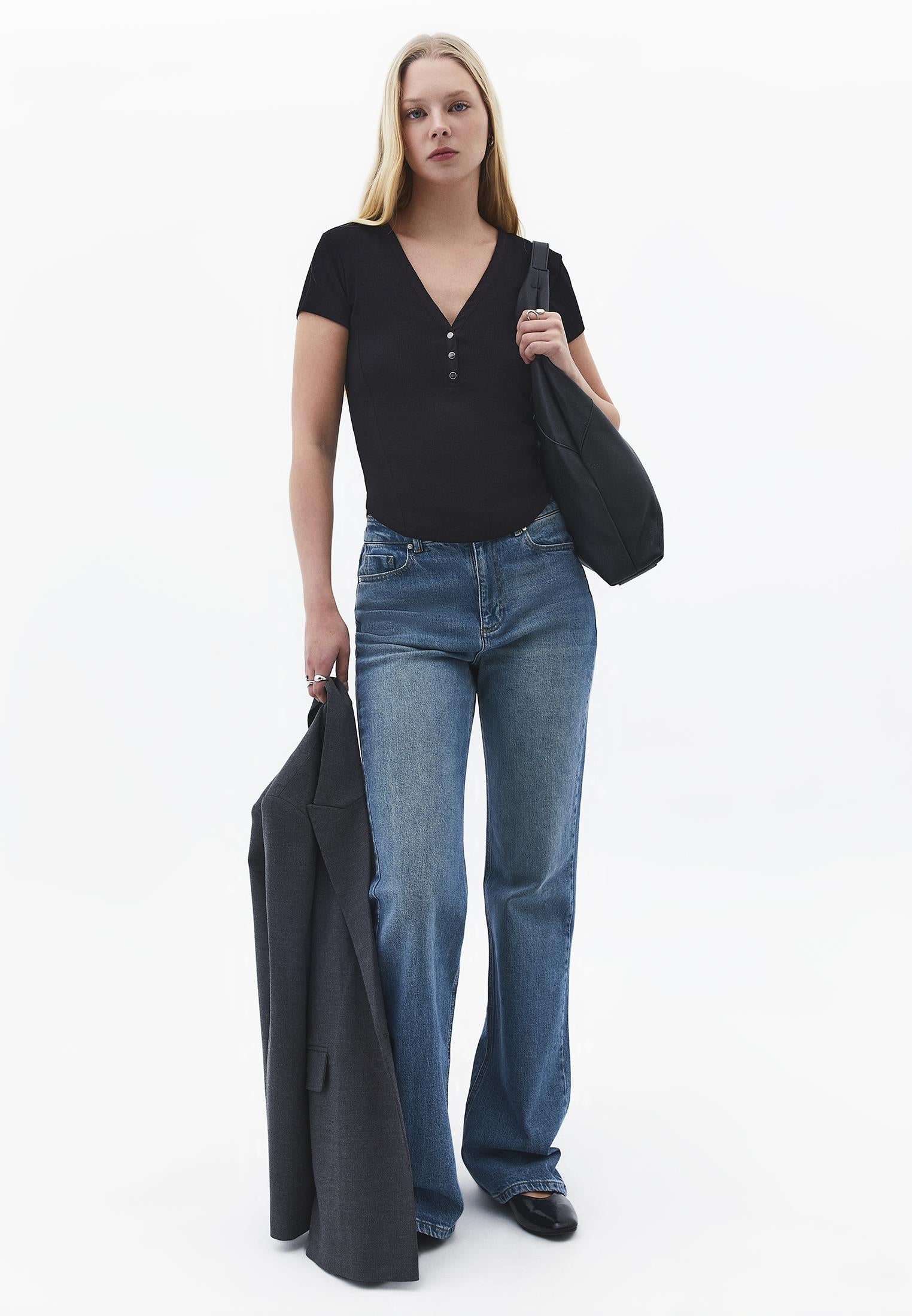 V Neck Slim Fit T-Shirt - BLACK