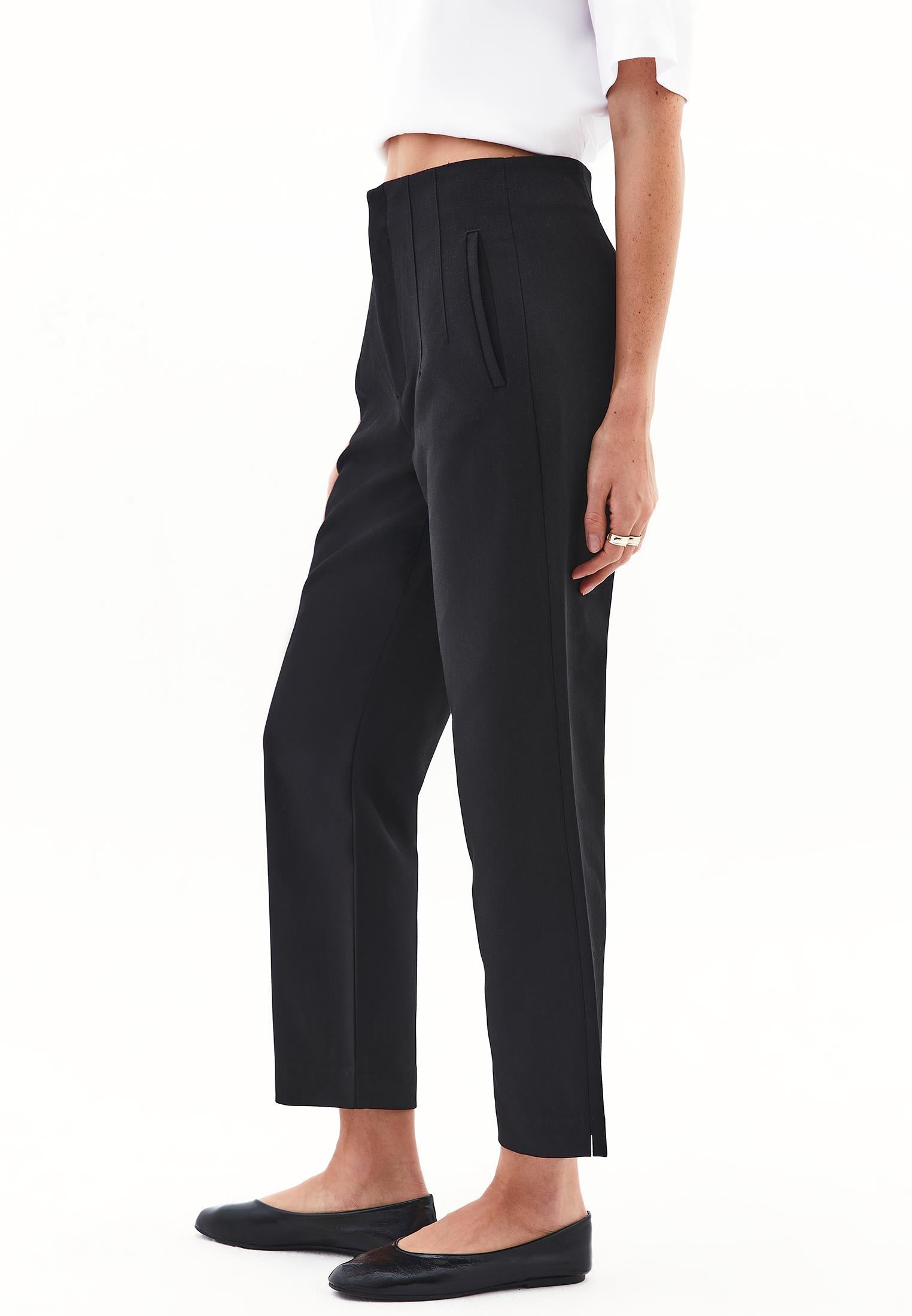 High Waist Carrot Cut Trousers - BLACK