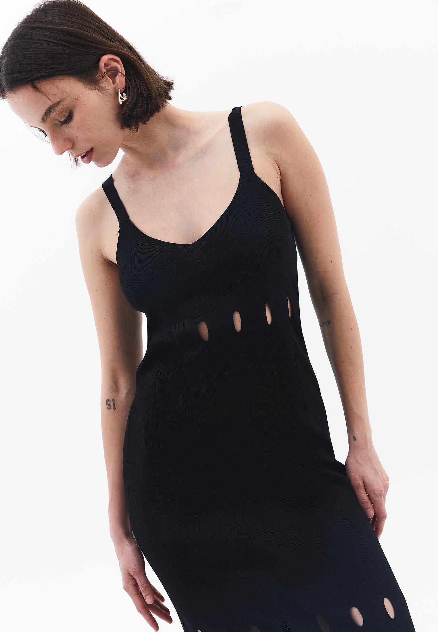 Long Dress With Ajour Straps - BLACK