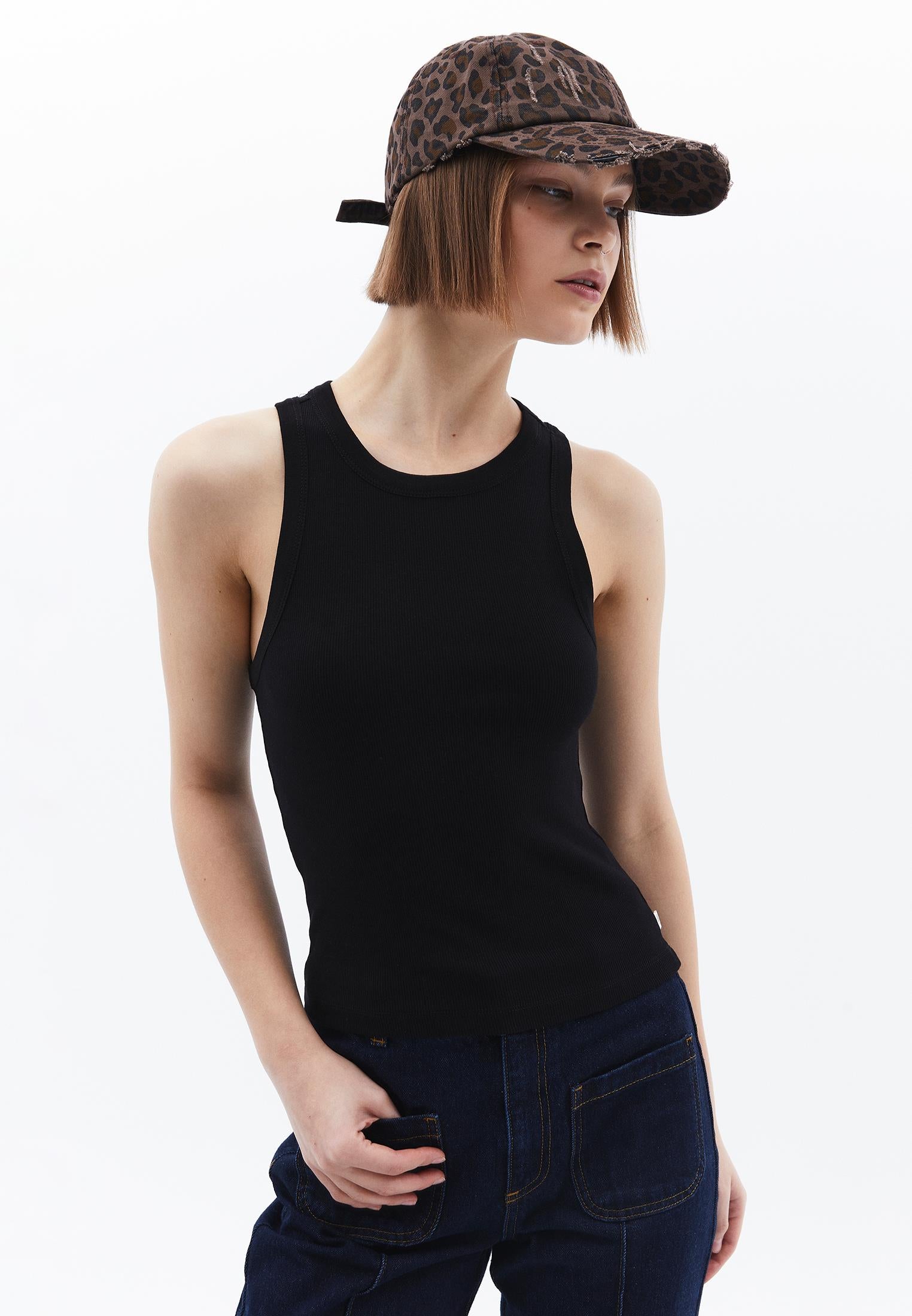 Crew Neck Bodycon Tank Top - BLACK