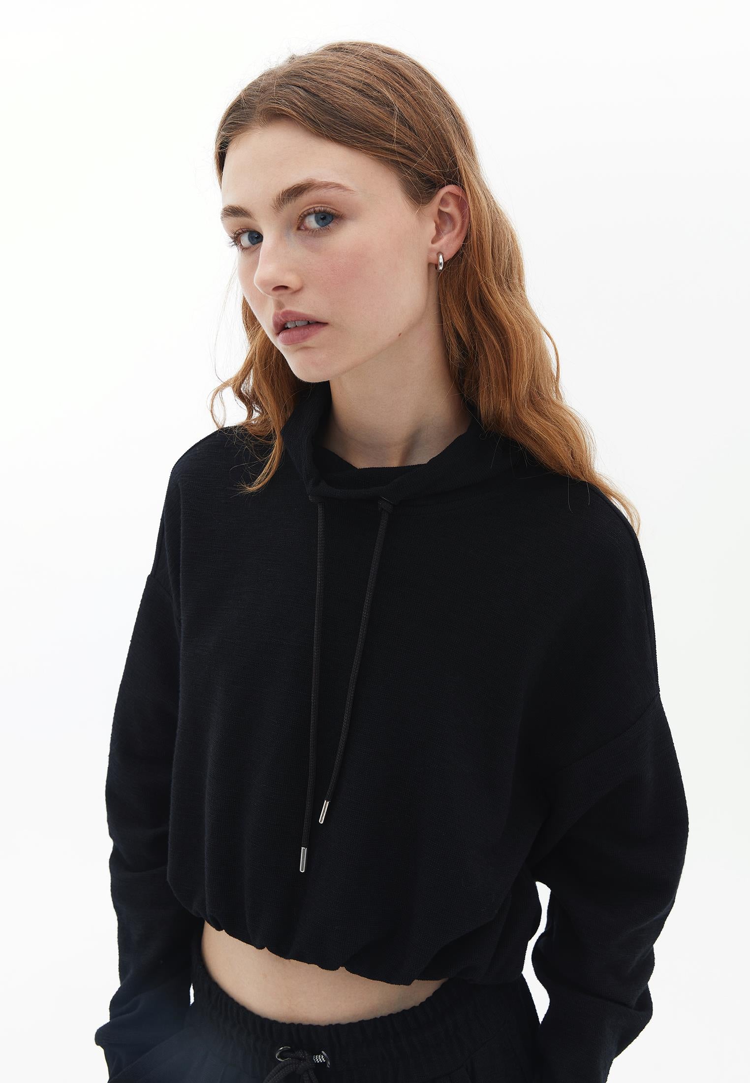 Crew Neck Crop Sweatshirt - BLACK