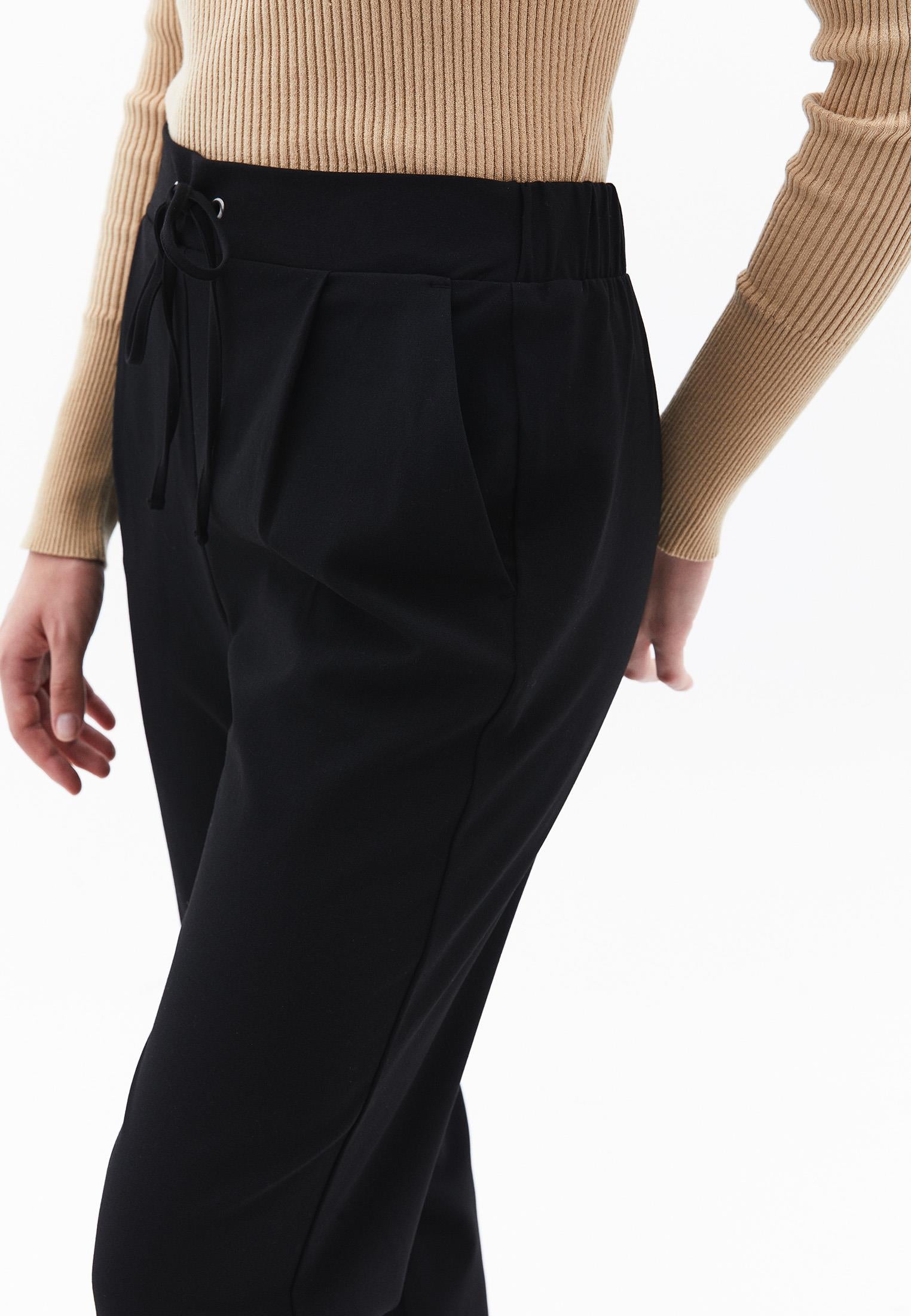 Carrot Leg Pants - BLACK