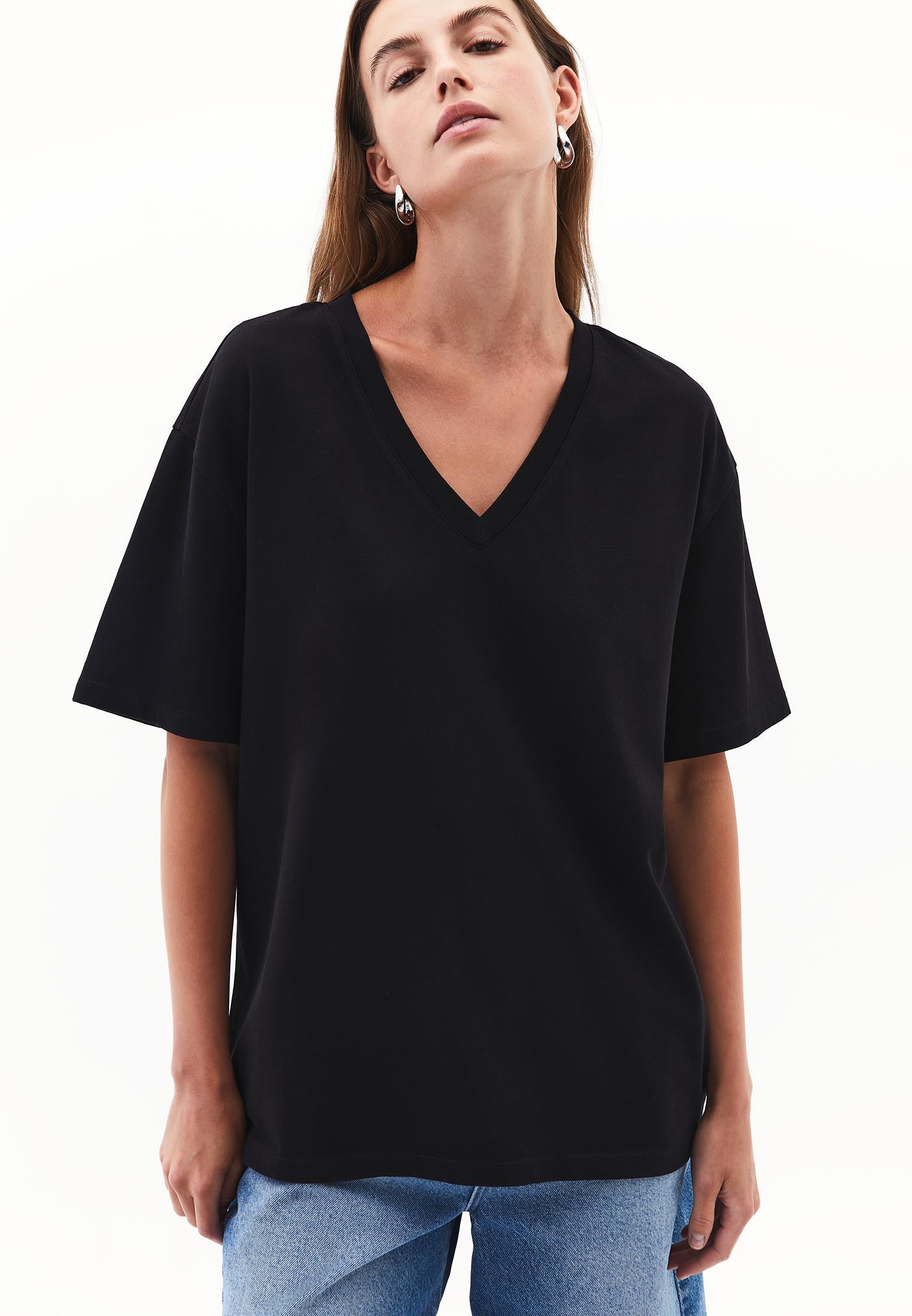 V Neck Boyfriend T-Shirt - BLACK