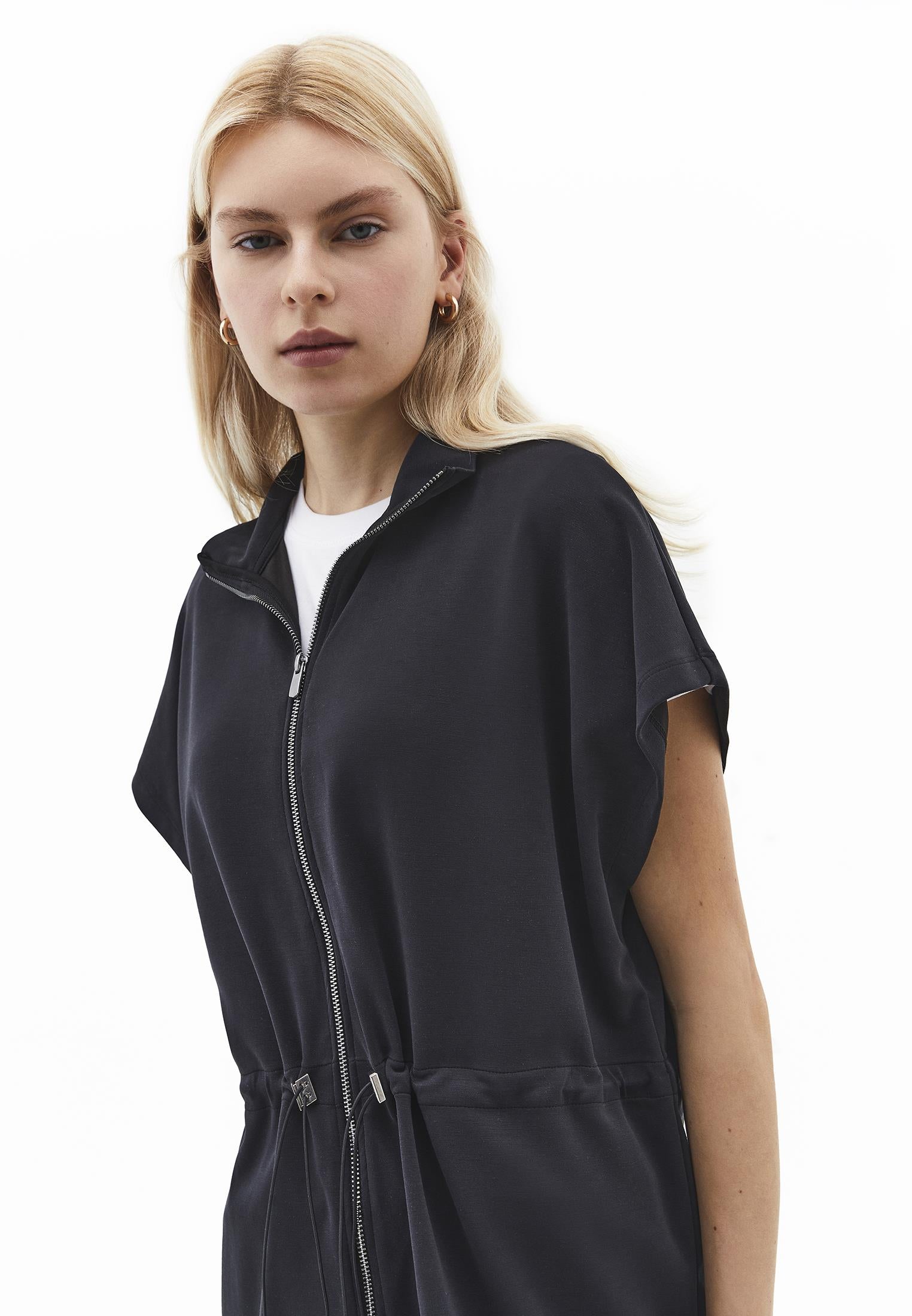 Tunic Form Vest - BLACK