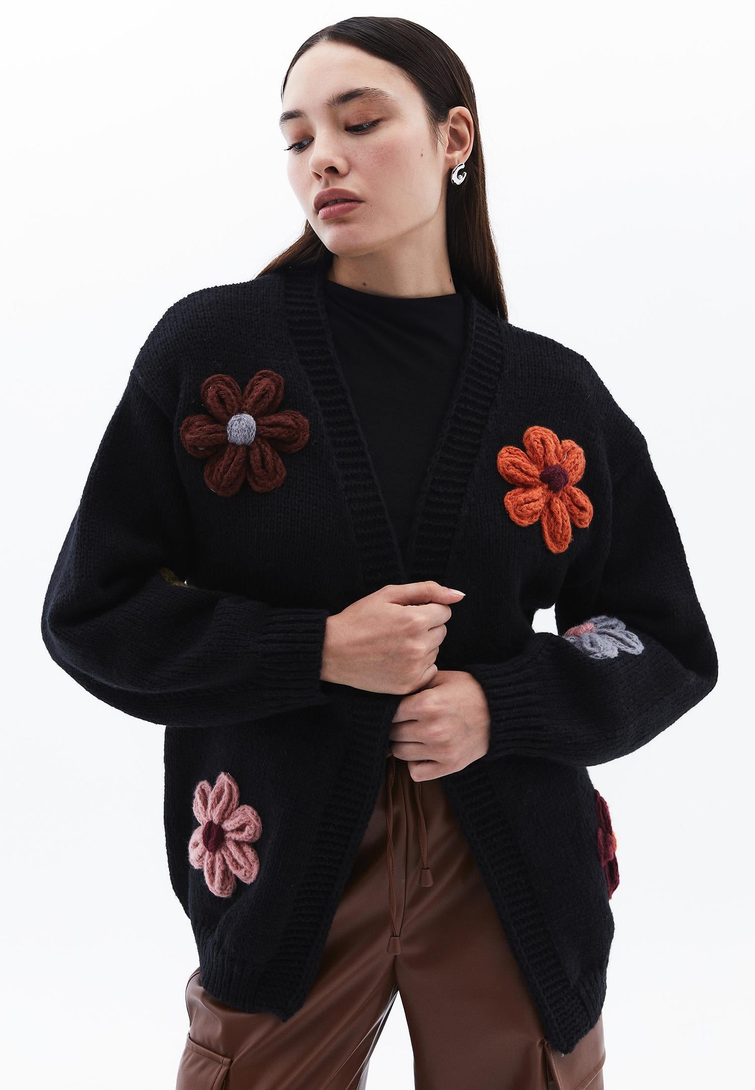 V Neck Oversize Knit Detailed Cardigan - BLACK