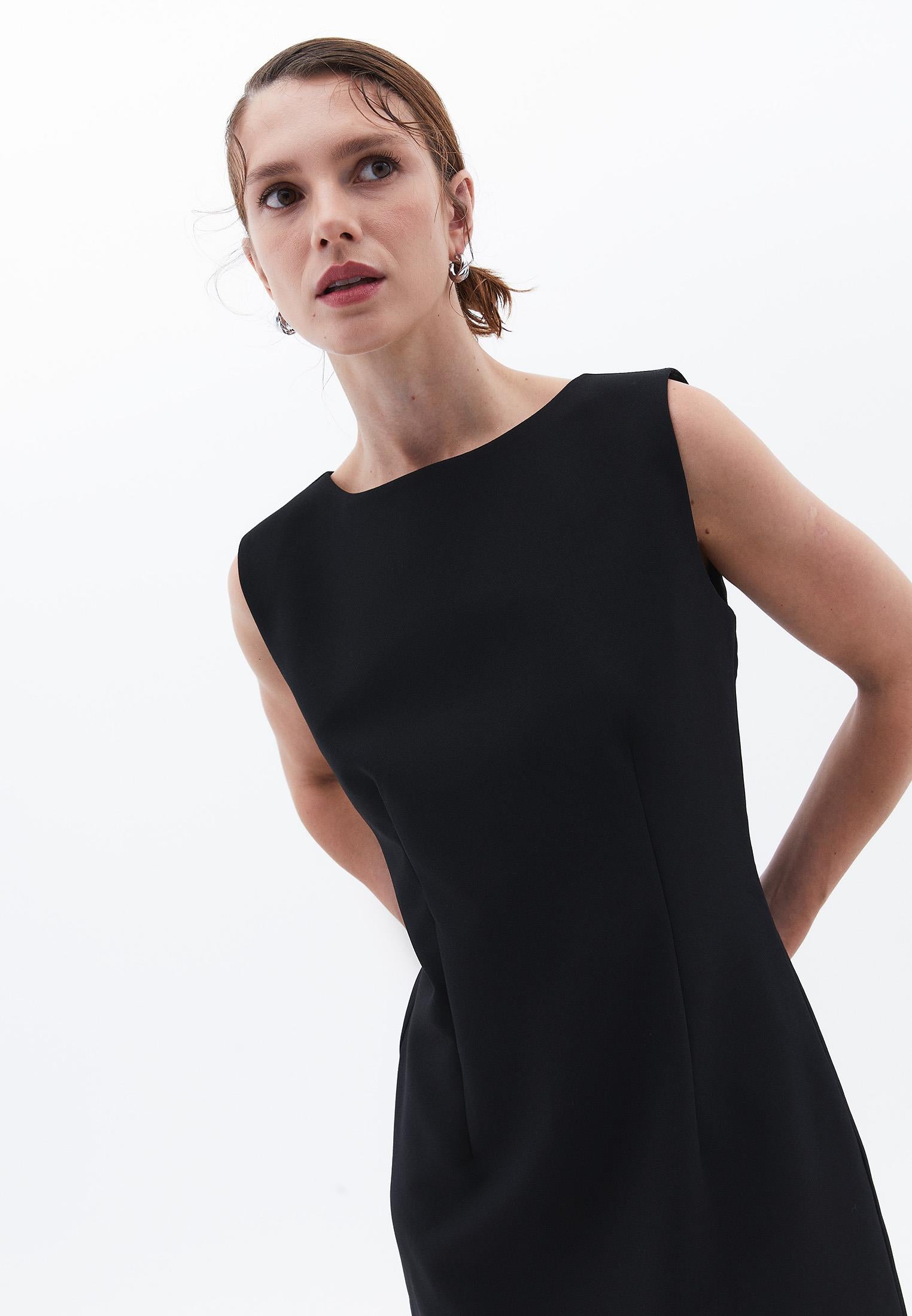 Short Boat Neck Sleeveless Dress - BLACK