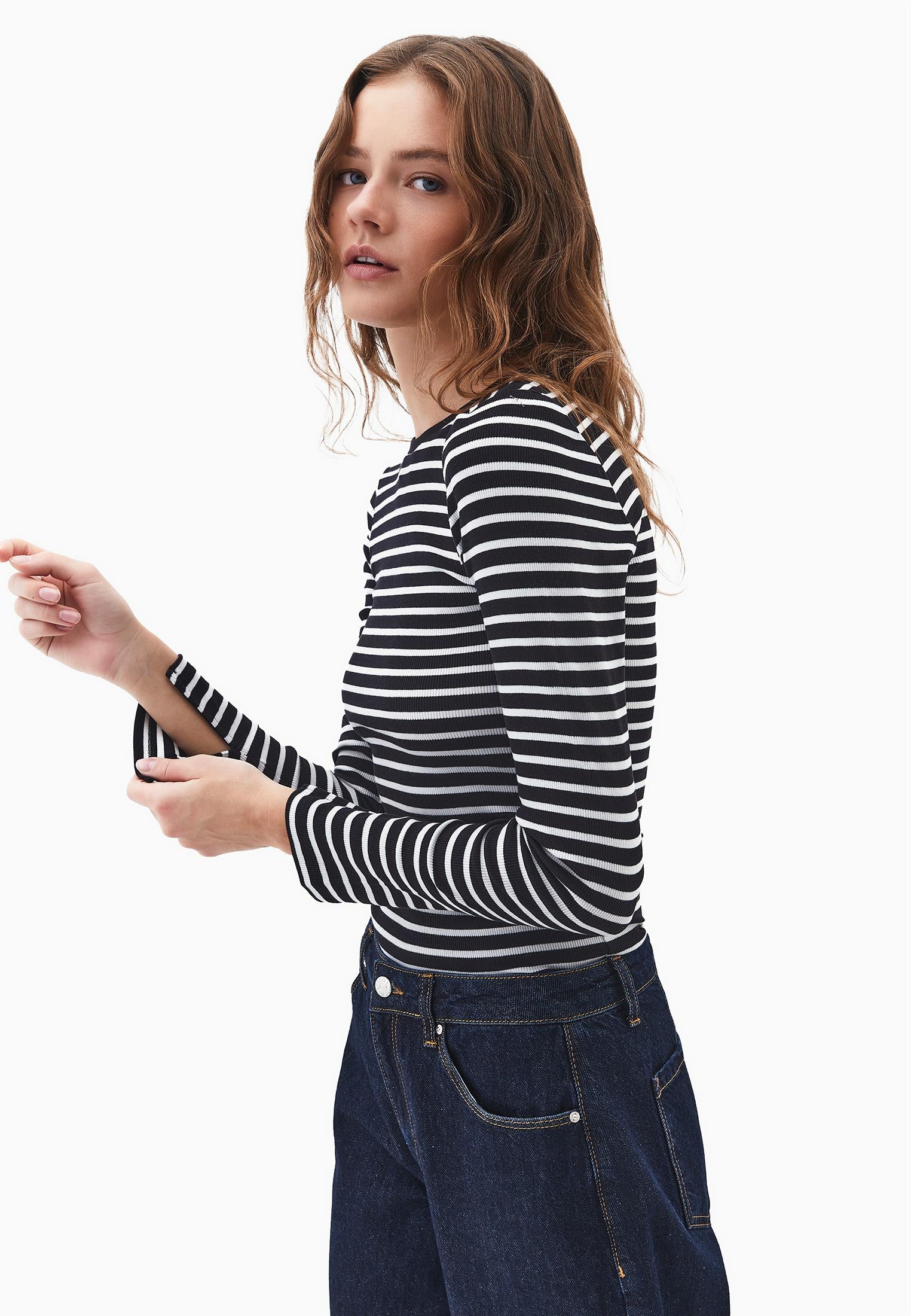 Long Sleeve T-Shirt With Ribbed Knit, Slit Details And Crew Neck - ICE MILK/BLACK