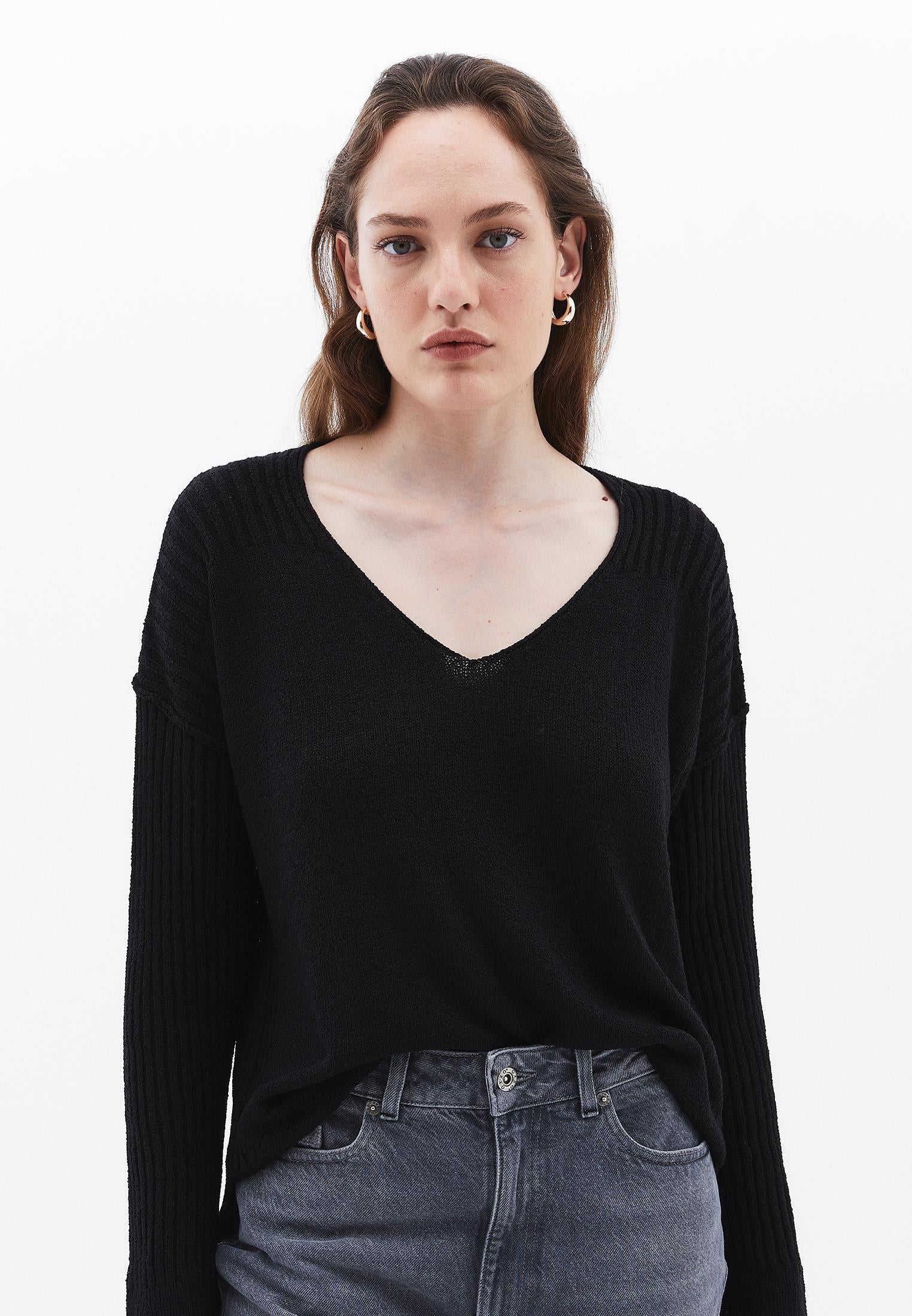 V Neck Bouclé Sweater - BLACK