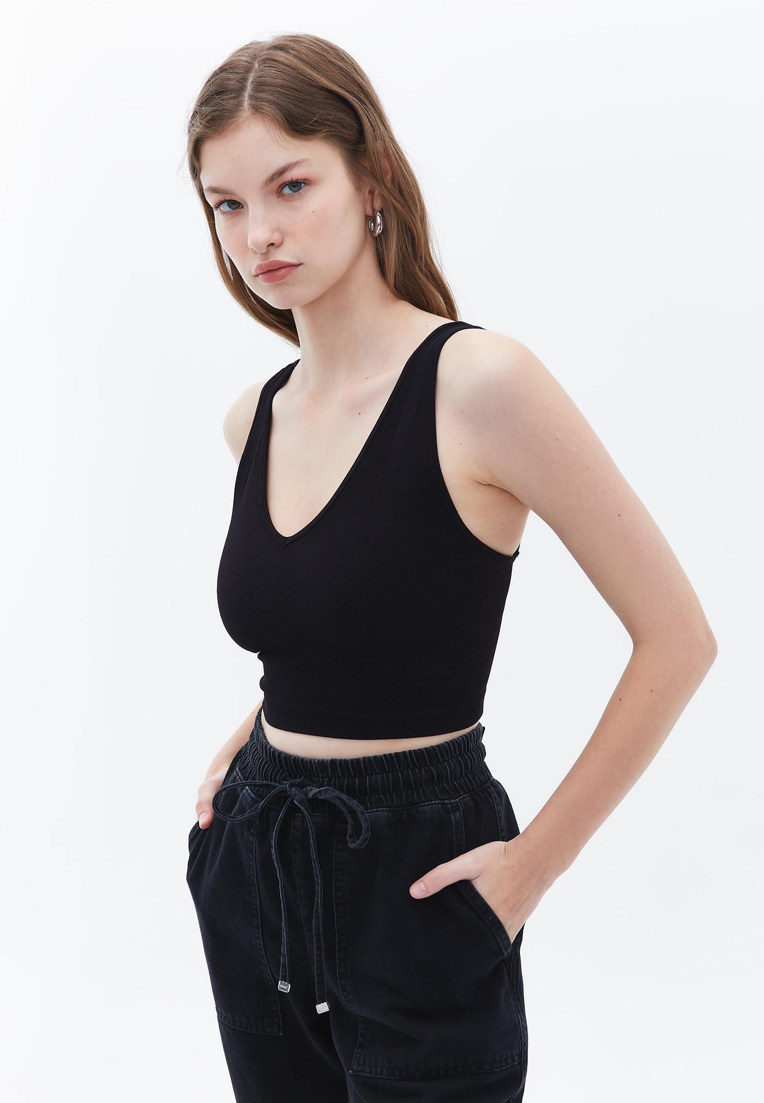 Jacquard V Neck Tank Top - BLACK