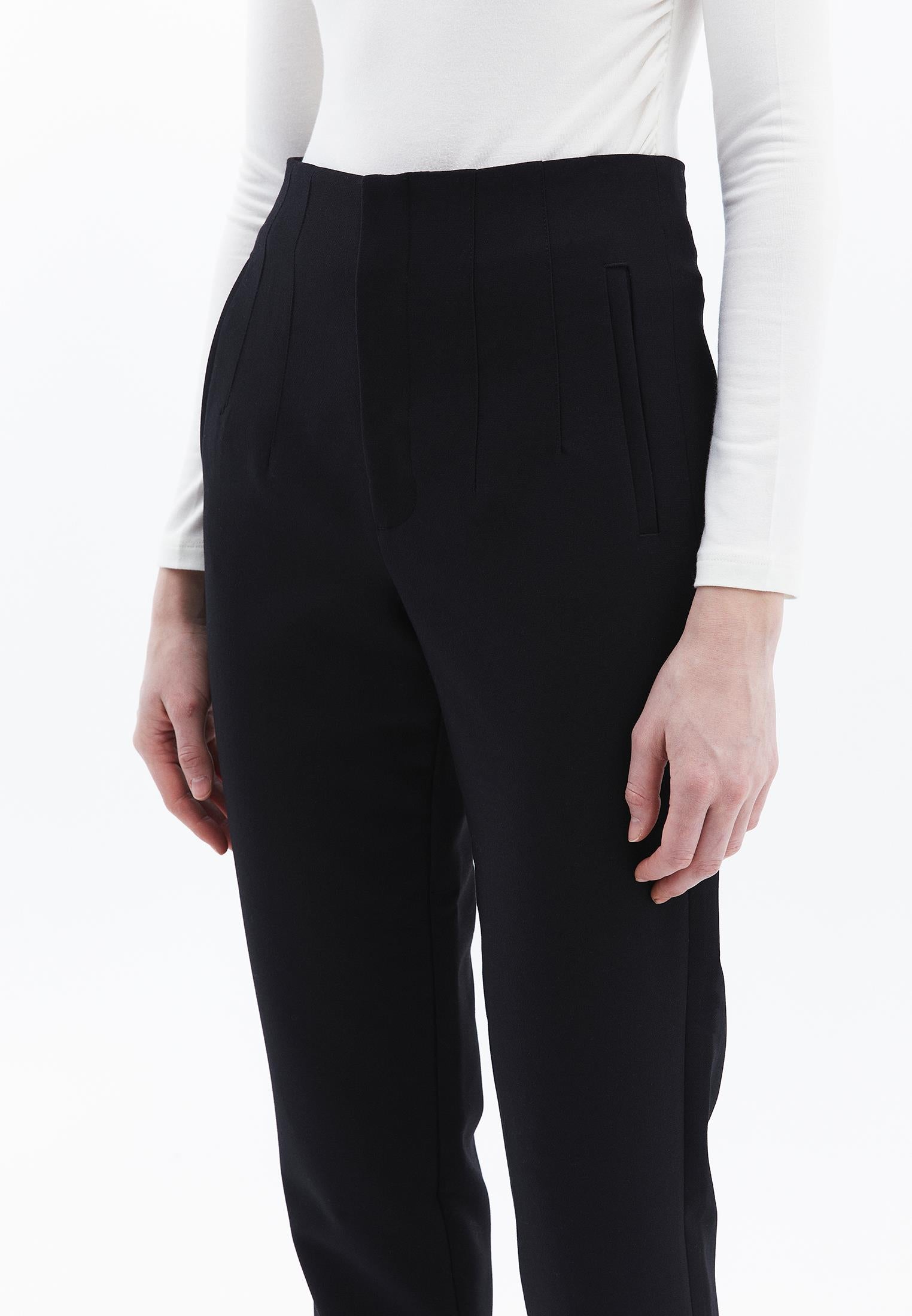 Standard Carrot Pants - BLACK