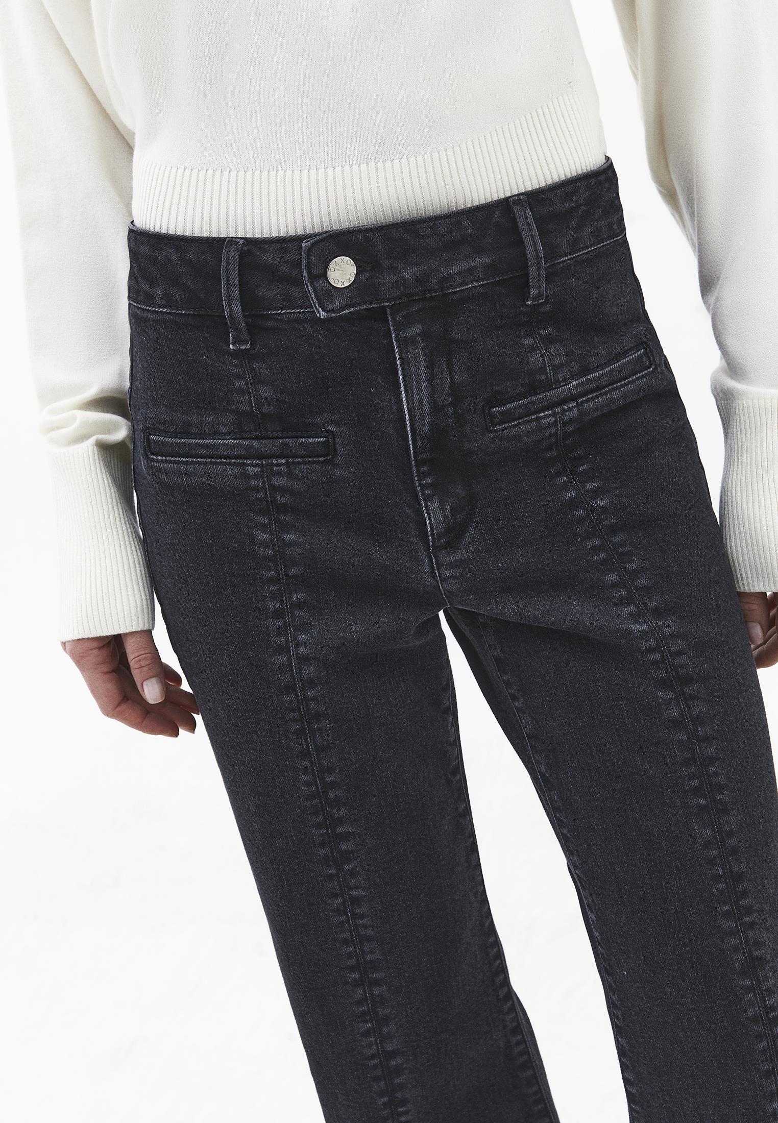 Spanish Leg Pants With Pocket Detail - BLACK