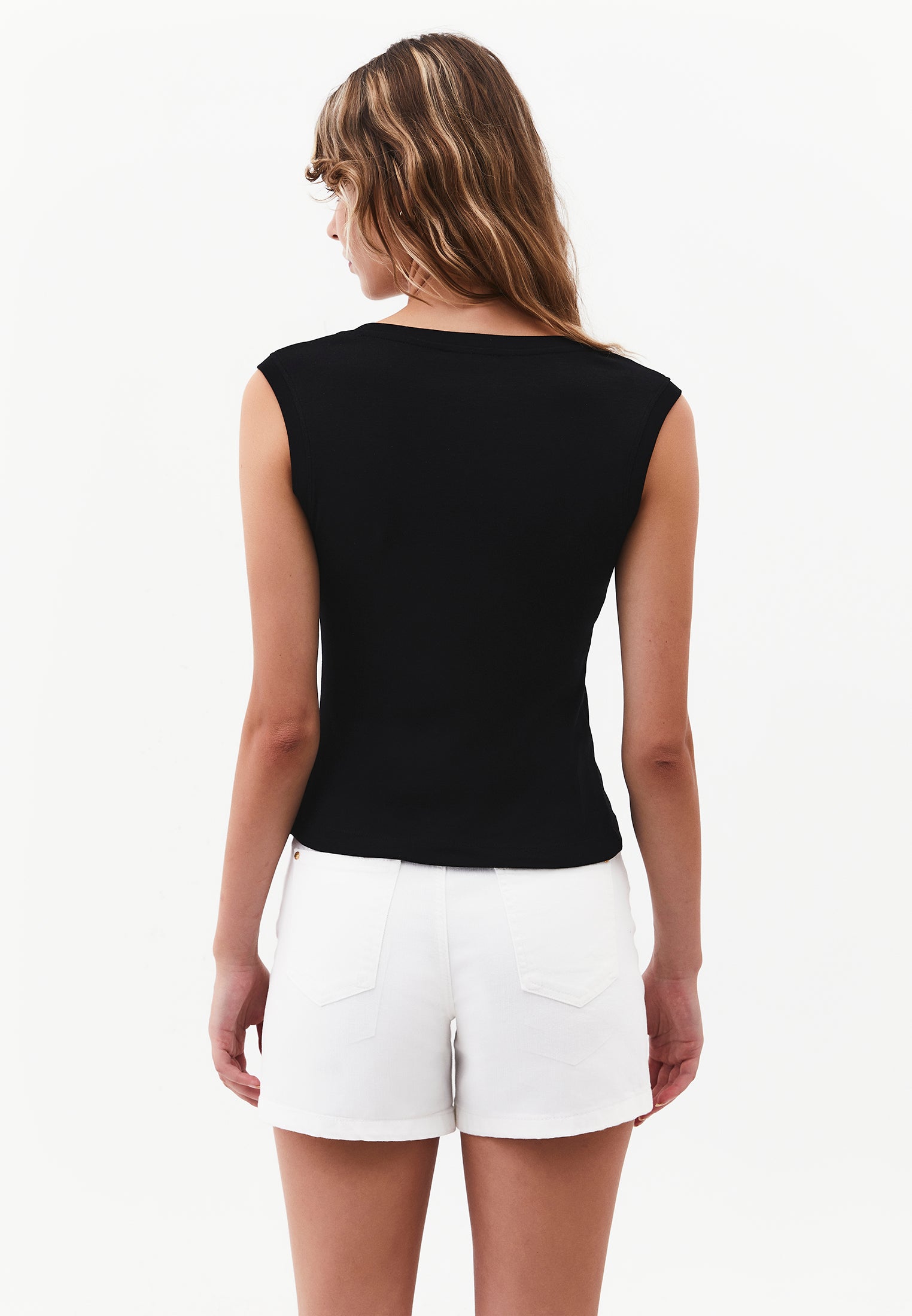 Slim Fit Sleeveless Undershirt - BLACK