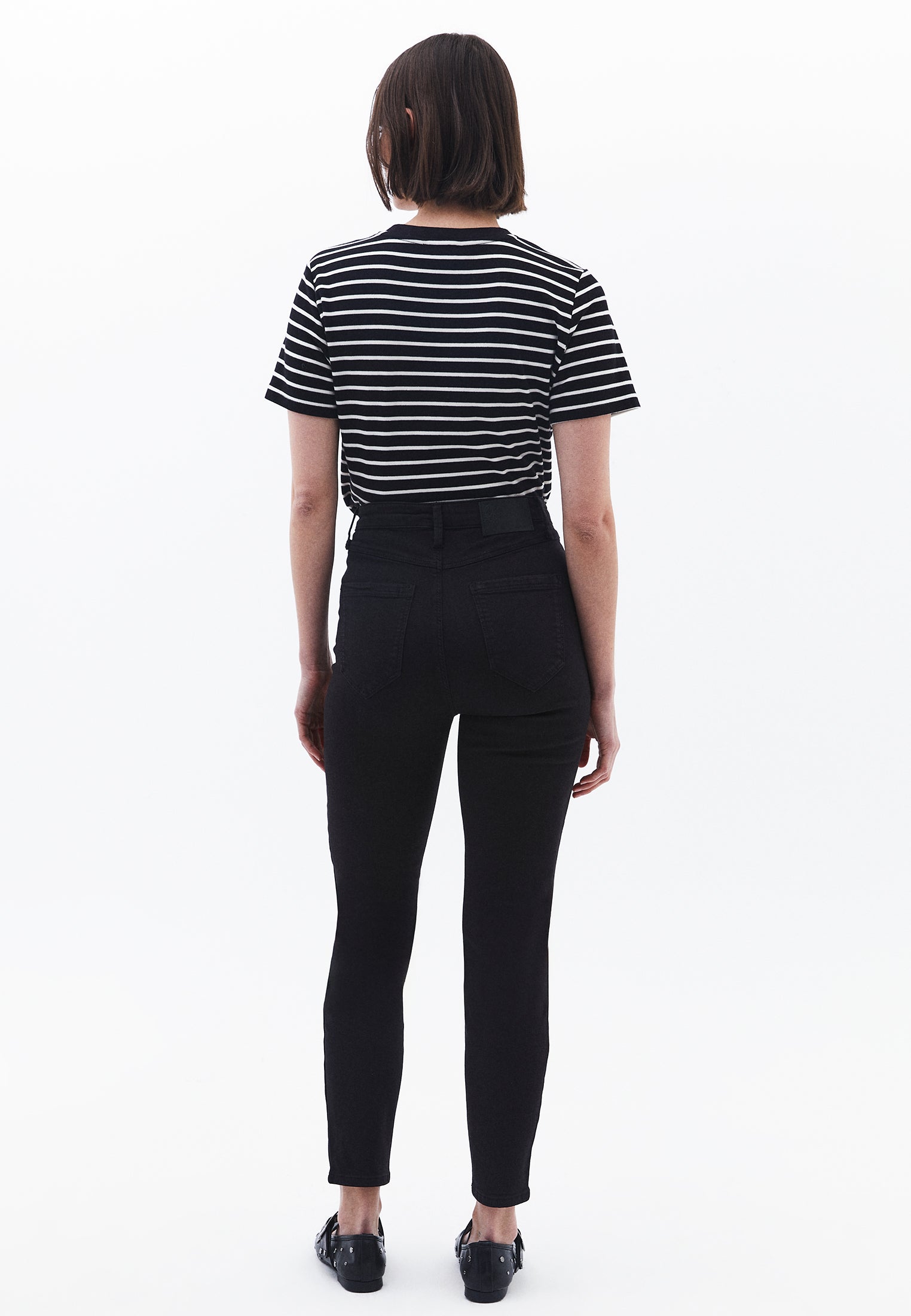 High Waist Cropped Skinny Pants With Pocket Detail - BLACK