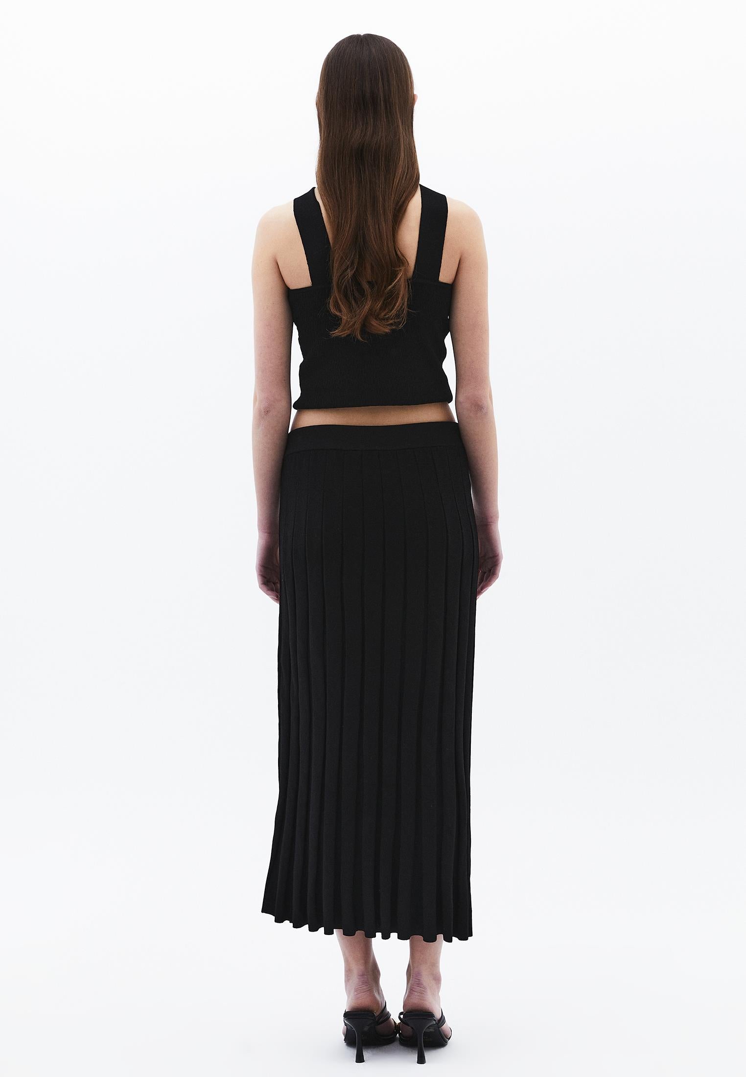 Pleated Long Skirt - BLACK