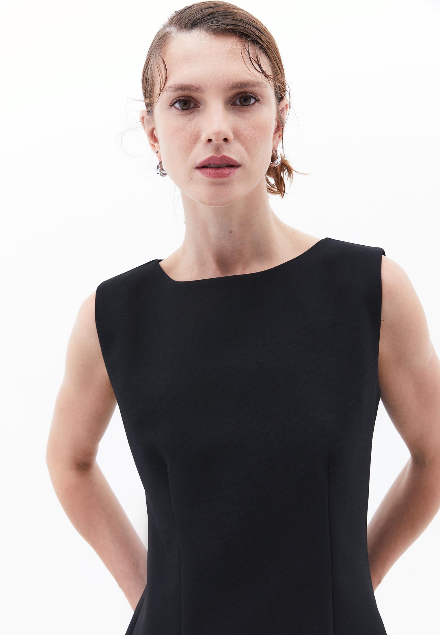 Short Boat Neck Sleeveless Dress - BLACK
