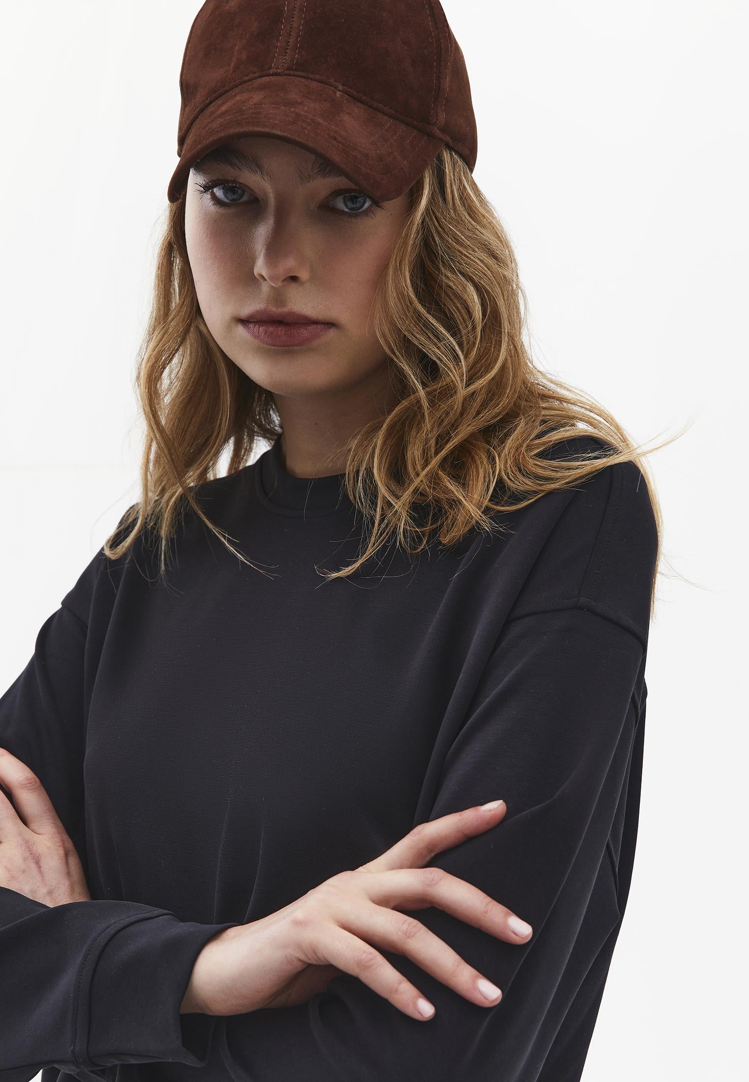 Crew Neck Long Sleeve Sweatshirt - BLACK