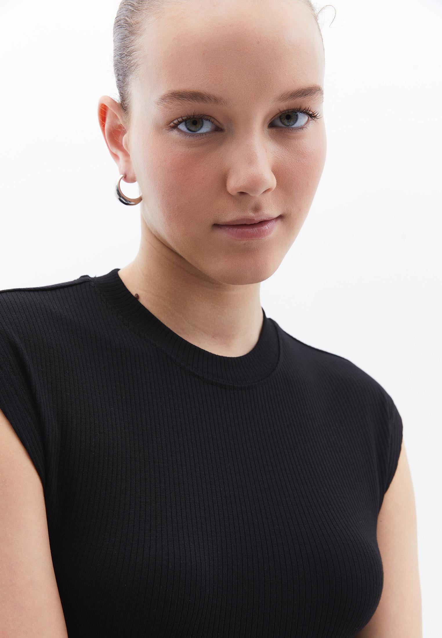 Slim Fit Short Sleeve T-Shirt - BLACK