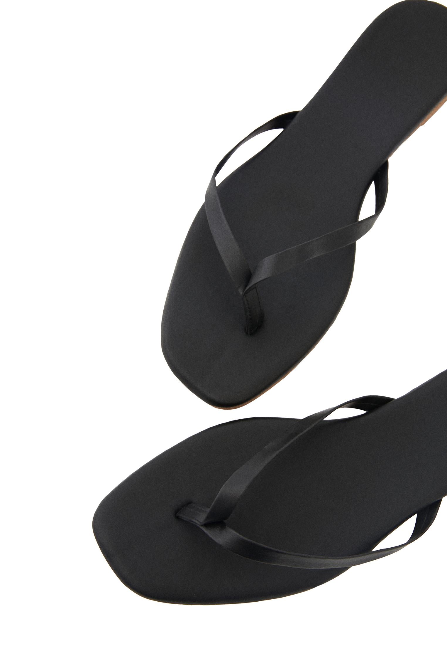Women Polyurethane Slipper - BLACK