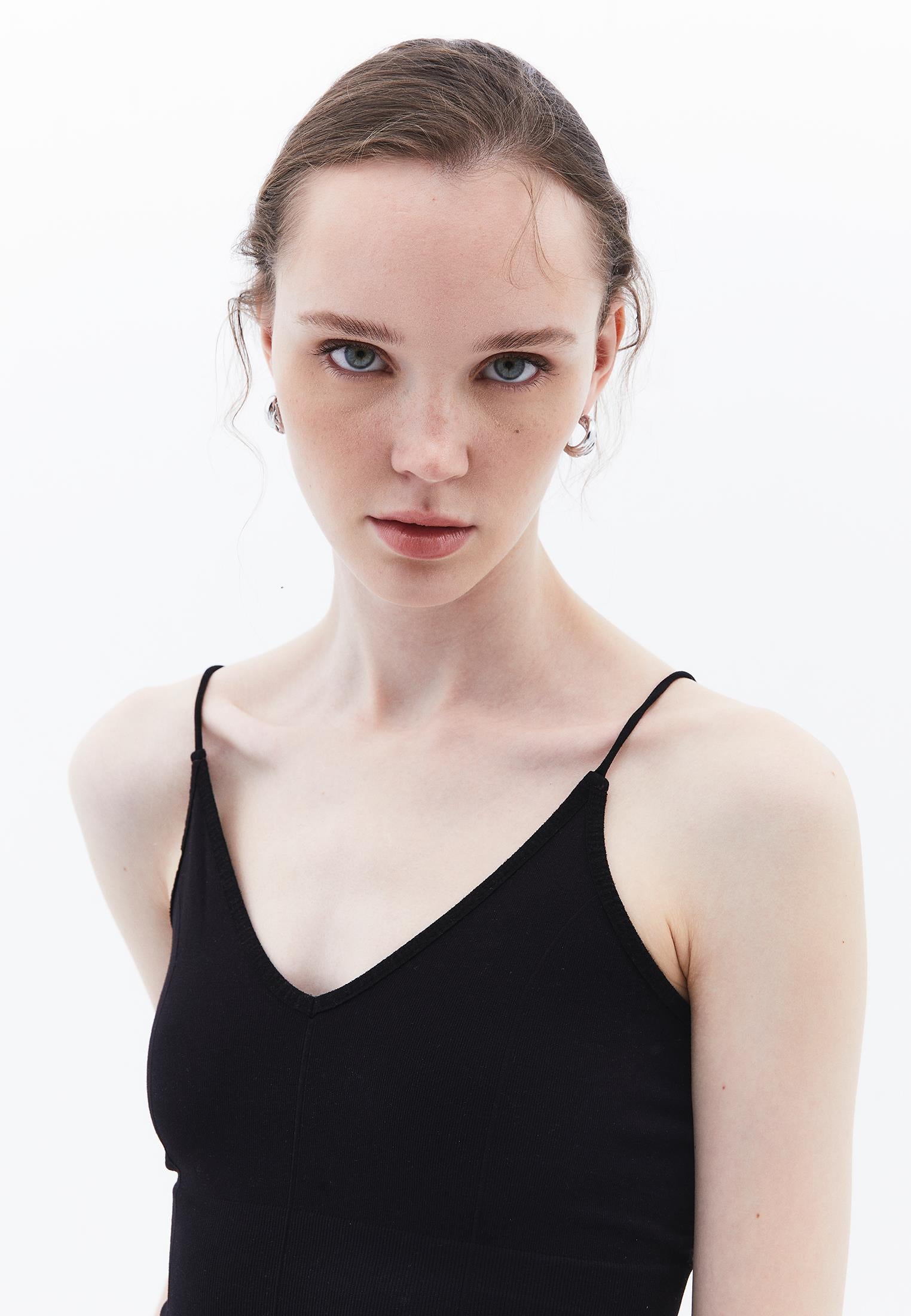 Seamless V Neck Tank Top - BLACK