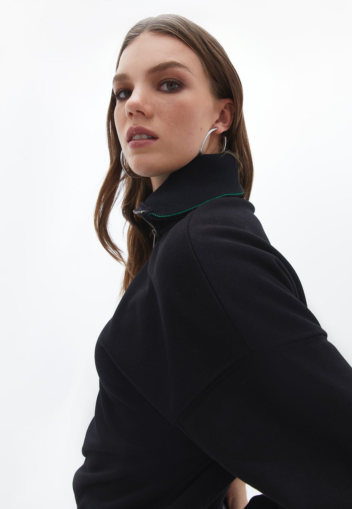 High Neck Sweatshirt - BLACK