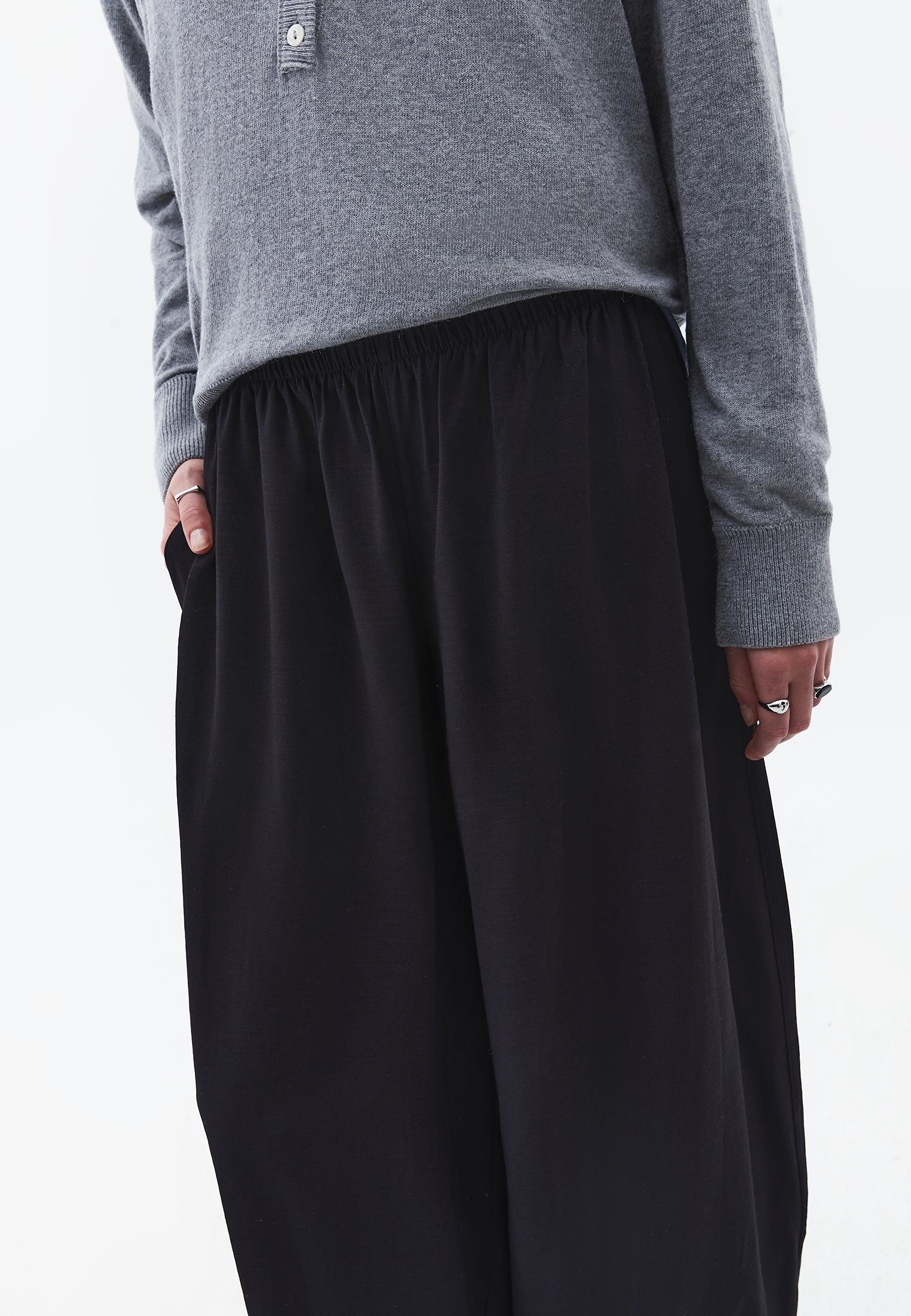 Balloon Form Jogger Pants - BLACK