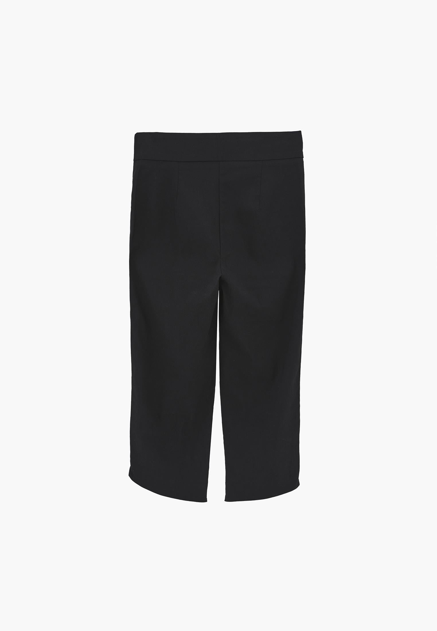 Normal Waist Slim Leg Capri Shorts - BLACK