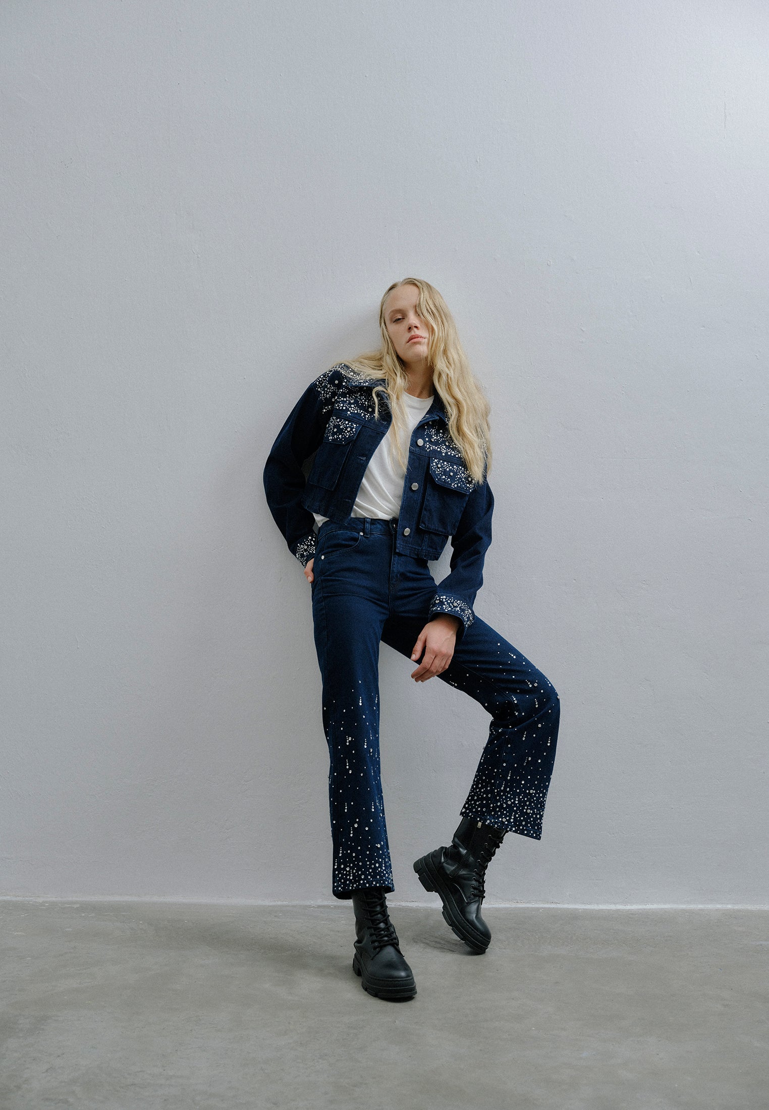 High Waist Stone Detailed Cropped Flare Pants - BLUE BLACK DENIM