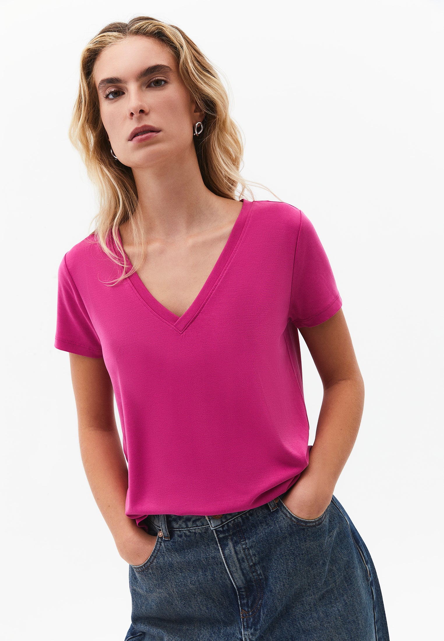 V Neck T-Shirt - CACTUS FLOWER