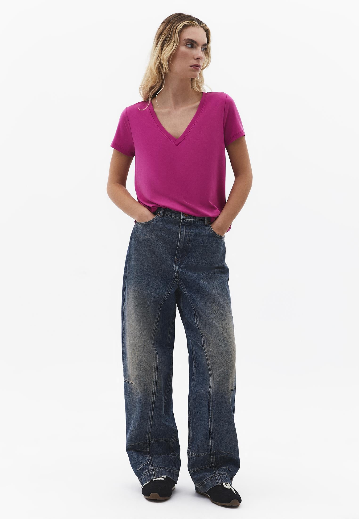 V Neck T-Shirt - CACTUS FLOWER