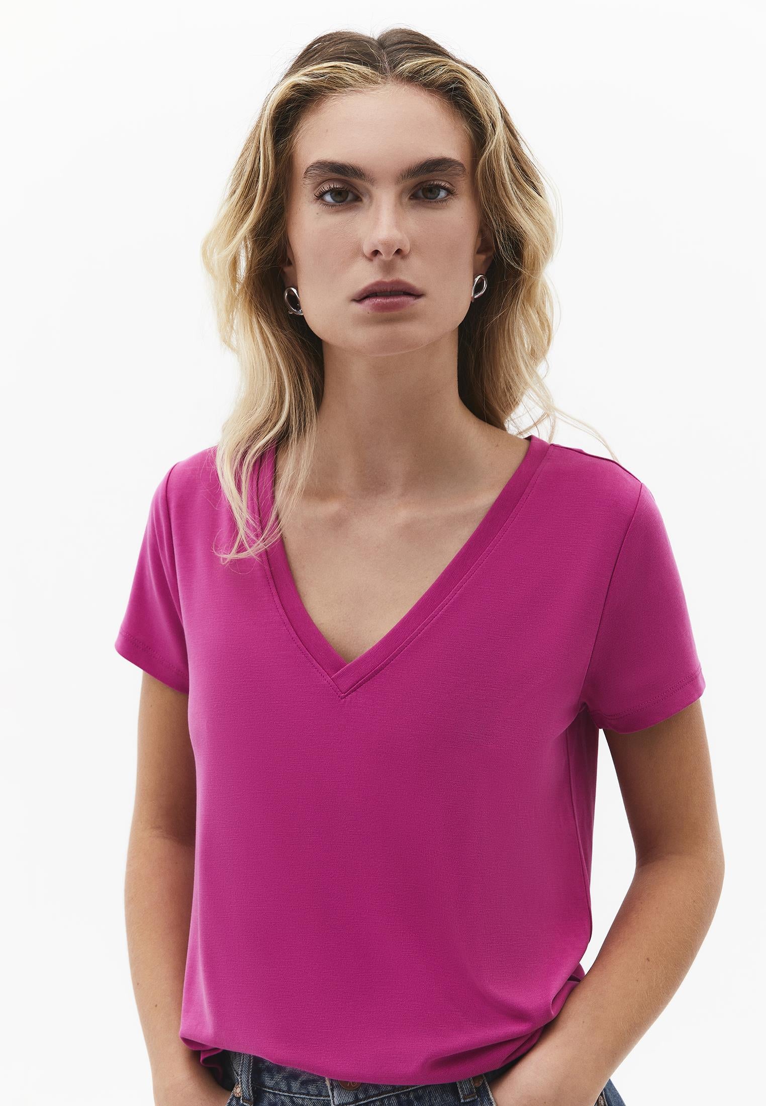 V Neck T-Shirt - CACTUS FLOWER