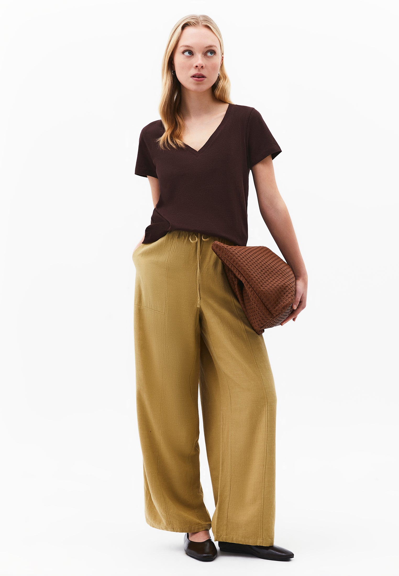 Loose Fit V Neck T-Shirt - CHICORY COFFEE