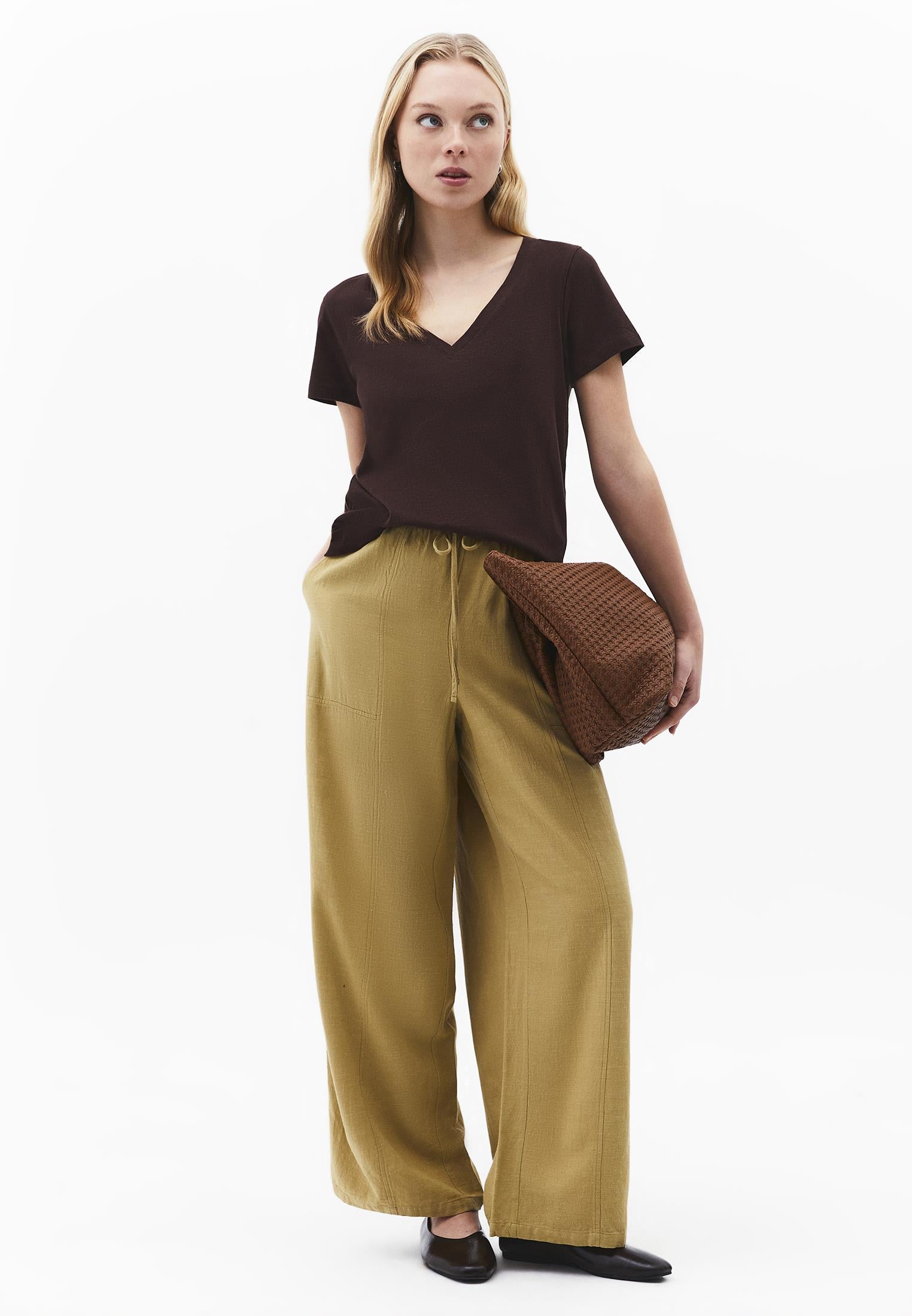 Loose Fit V Neck T-Shirt - CHICORY COFFEE