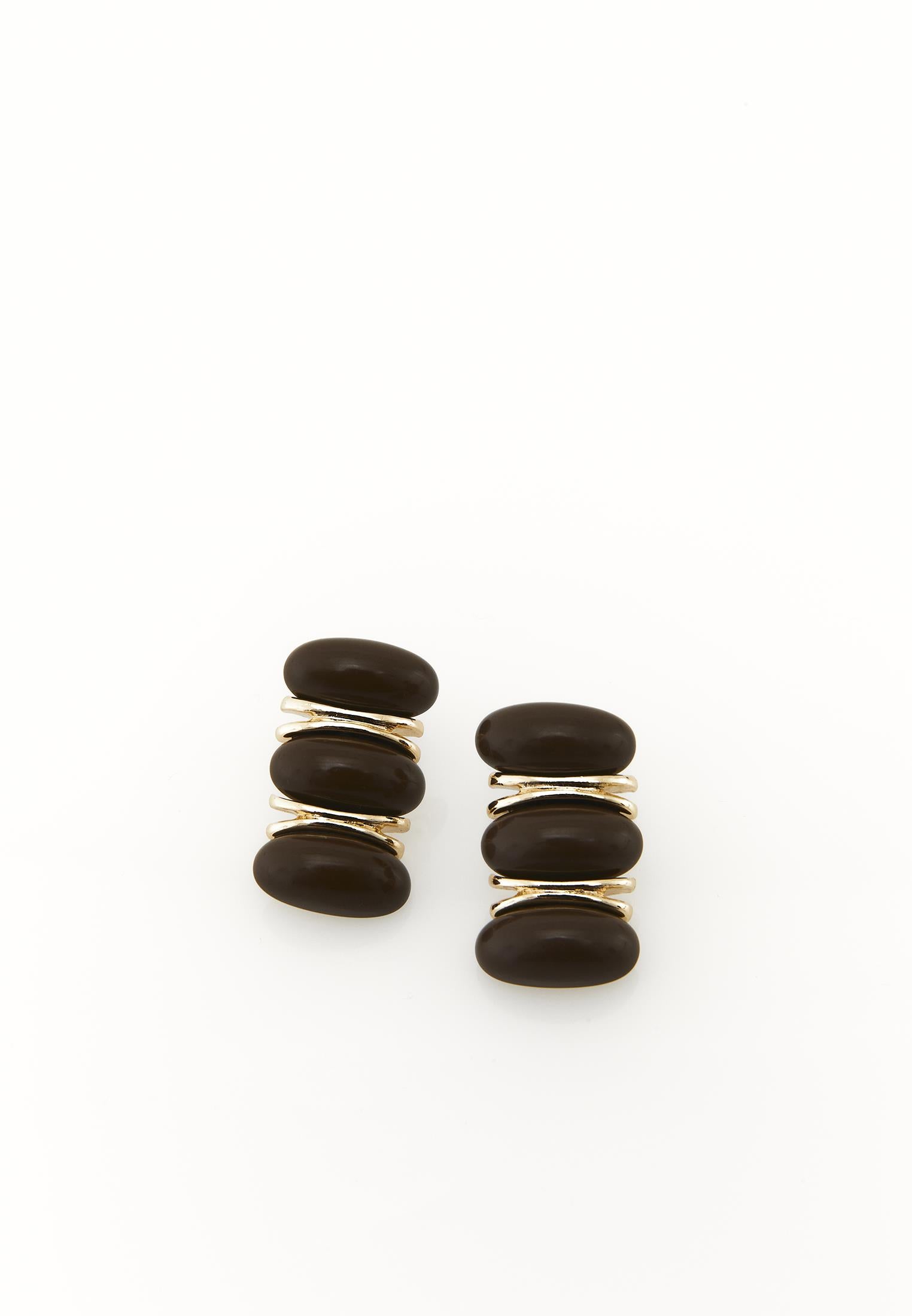 Minimal Earring Model - CHICORY COFFEE