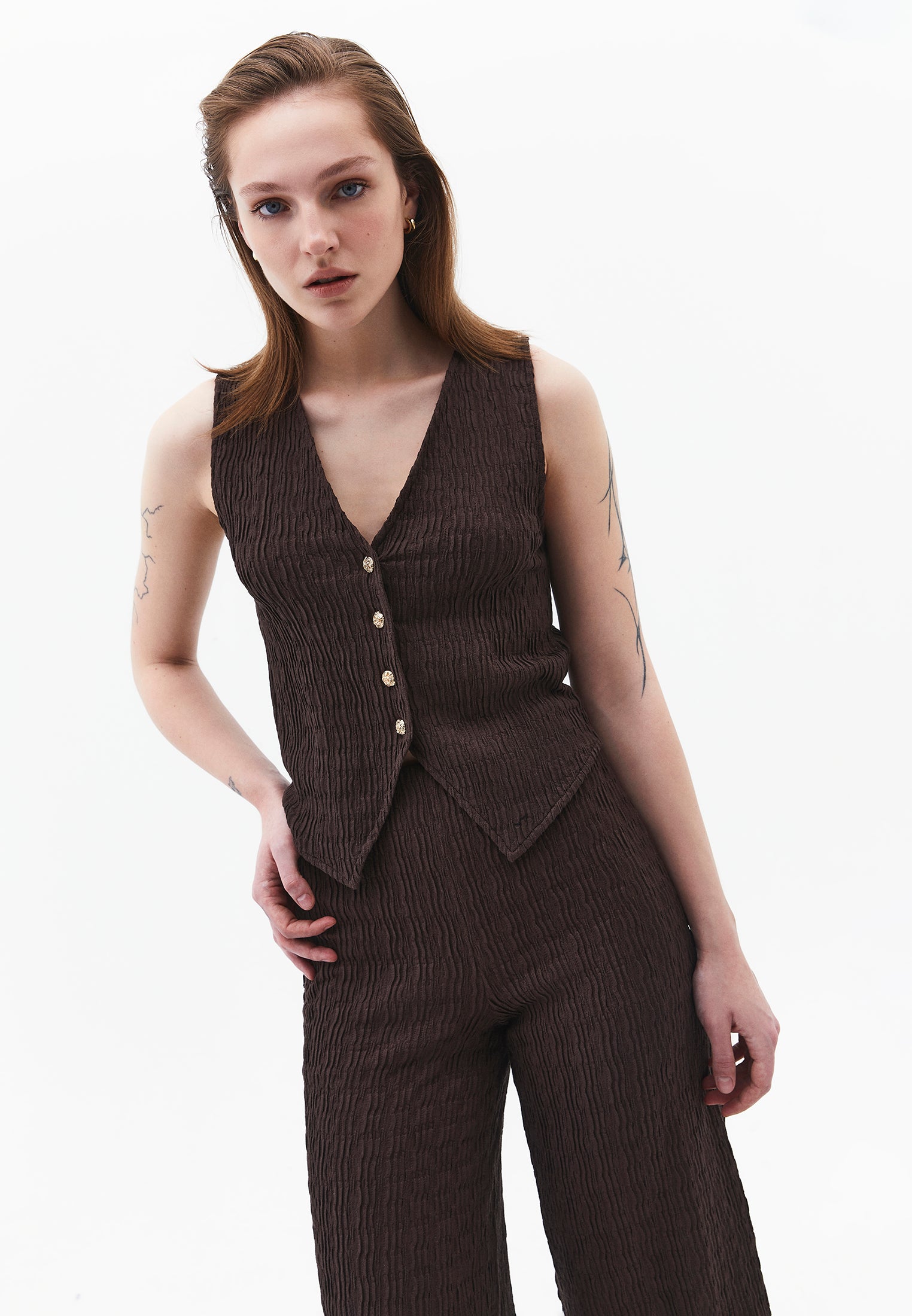 V Neck Closed Form Vest - CHOCOLATE BROWN