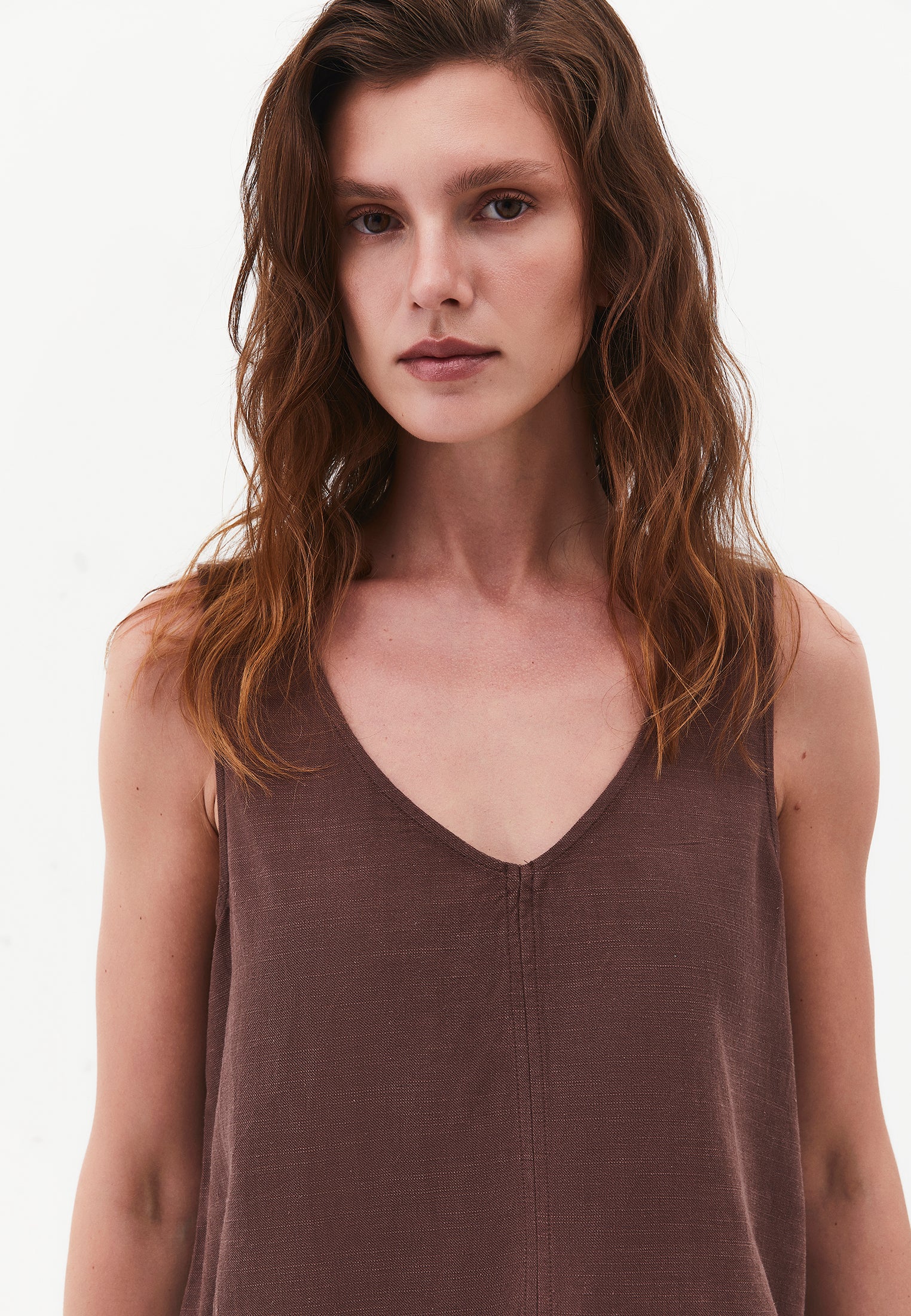 Loose Fit V-Neck Sleeveless Tank Top - CHOCOLATE BROWN