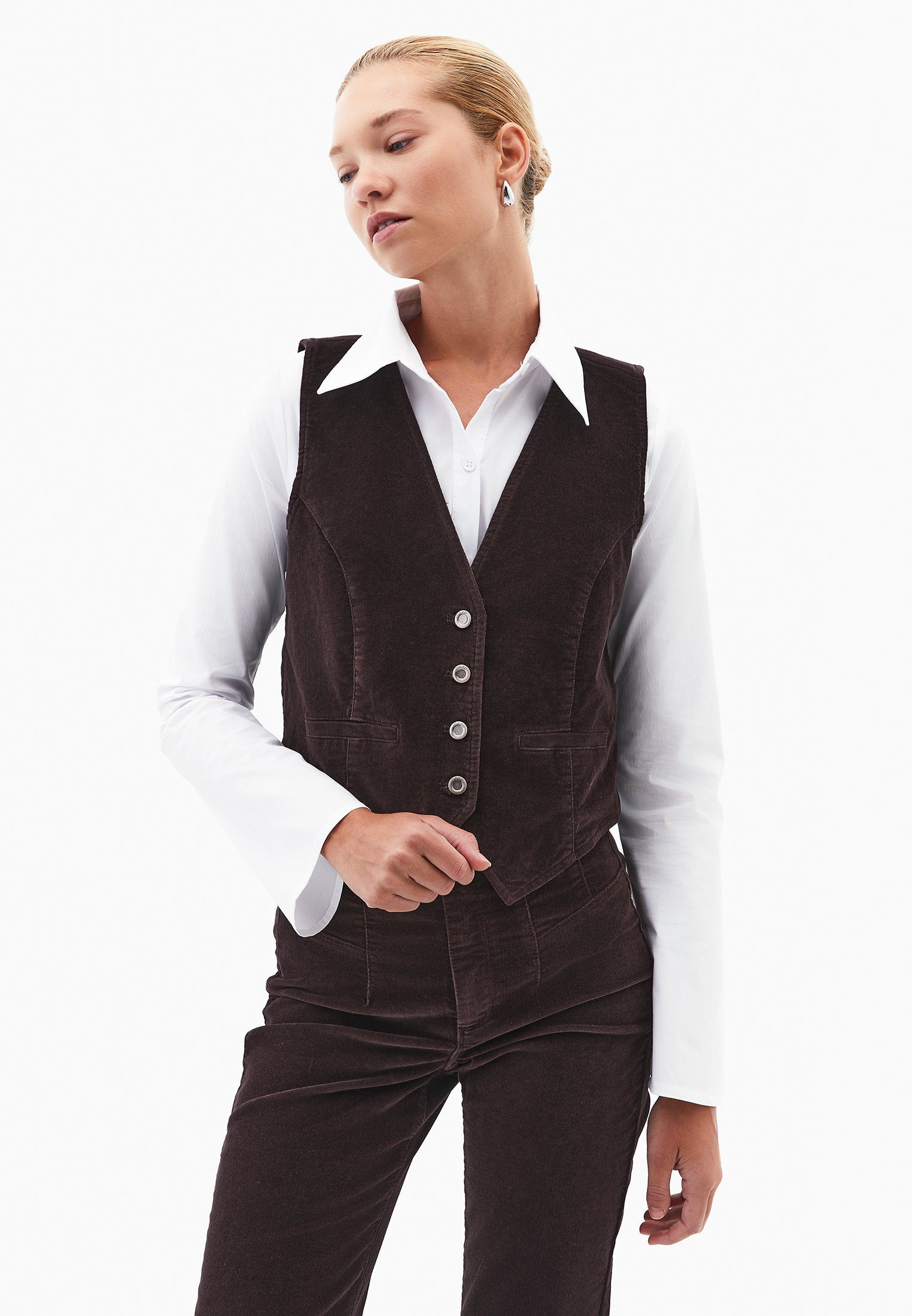 V-Neck Ribbed Velvet Vest - CHOCOLATE TORTE