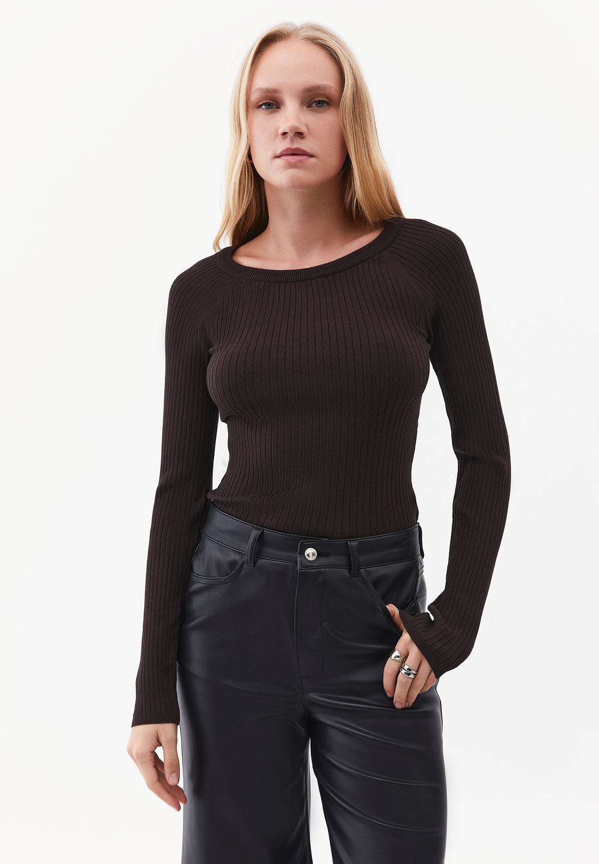 Ribbed Knit Sweater with Boat Neck and Raglan Sleeve - CHOCOLATE TORTE