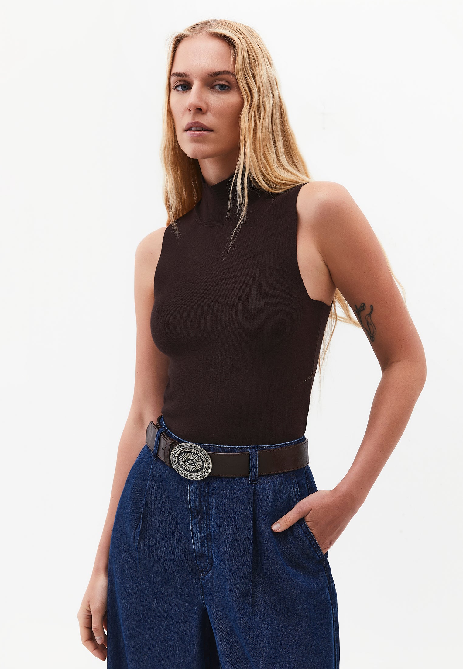 High Neck Slim Tank Top - CHOCOLATE TORTE
